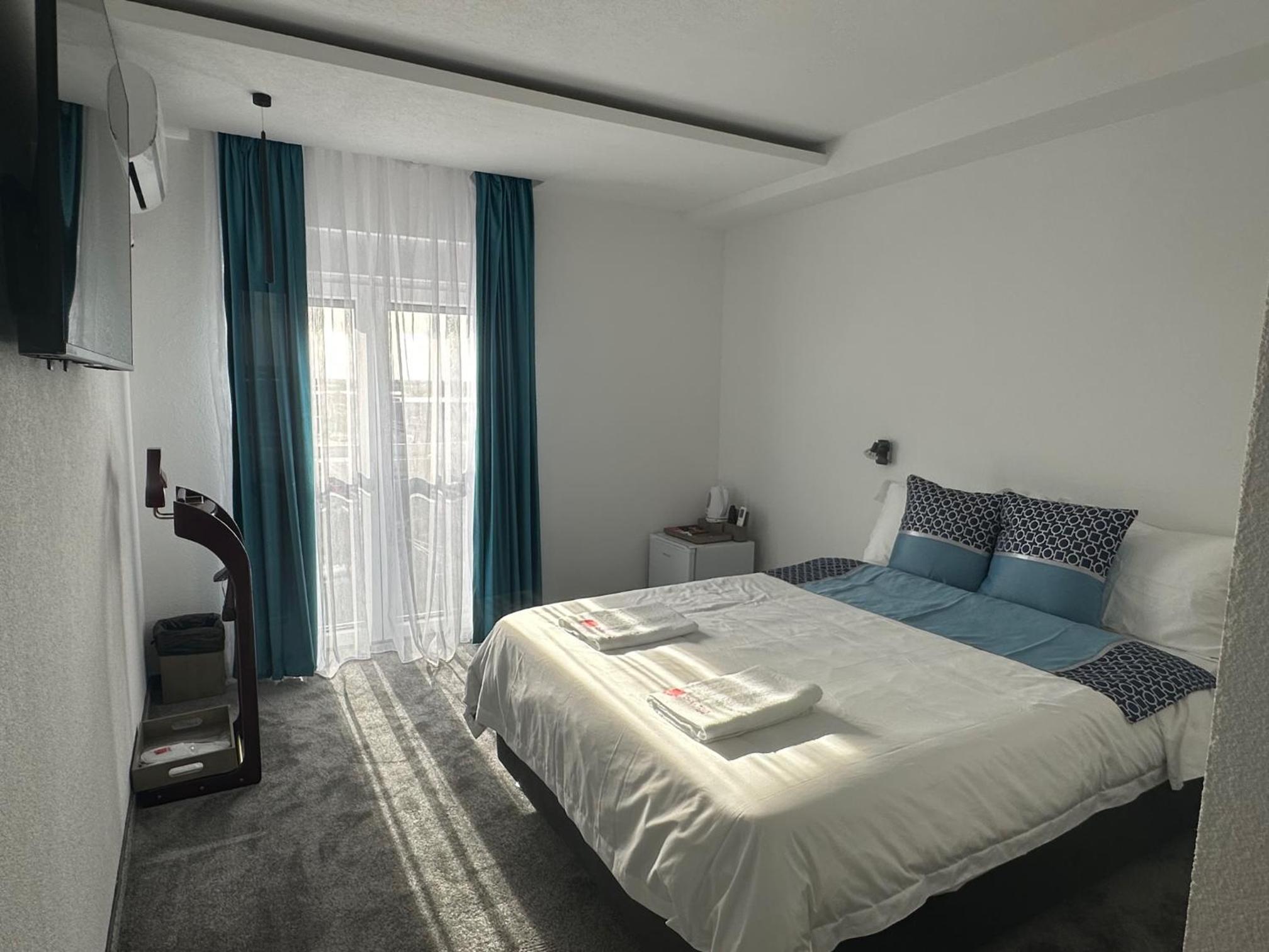 Double Room With Shared Bathroom