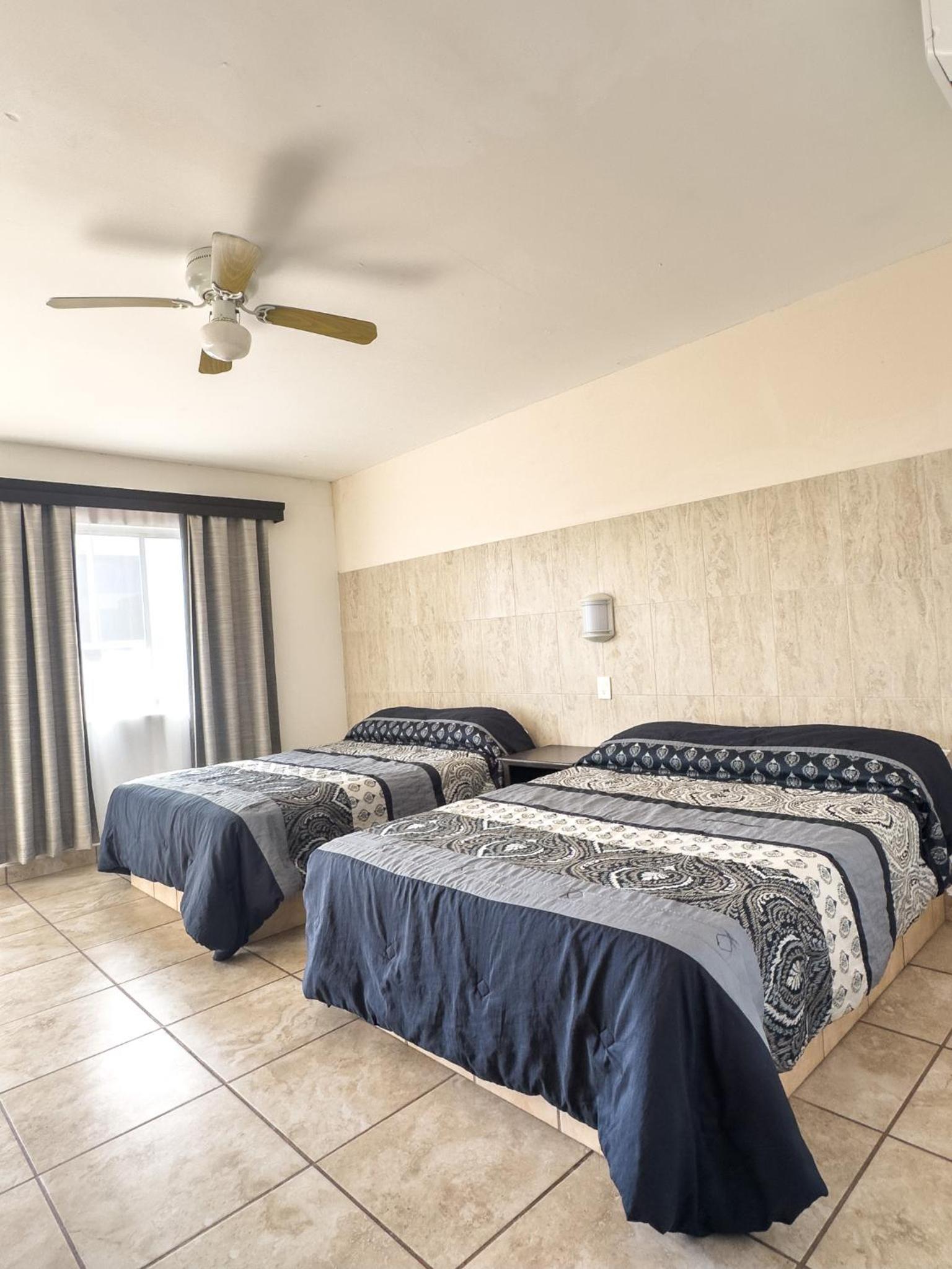 Double Room with Two Double Beds photo 2