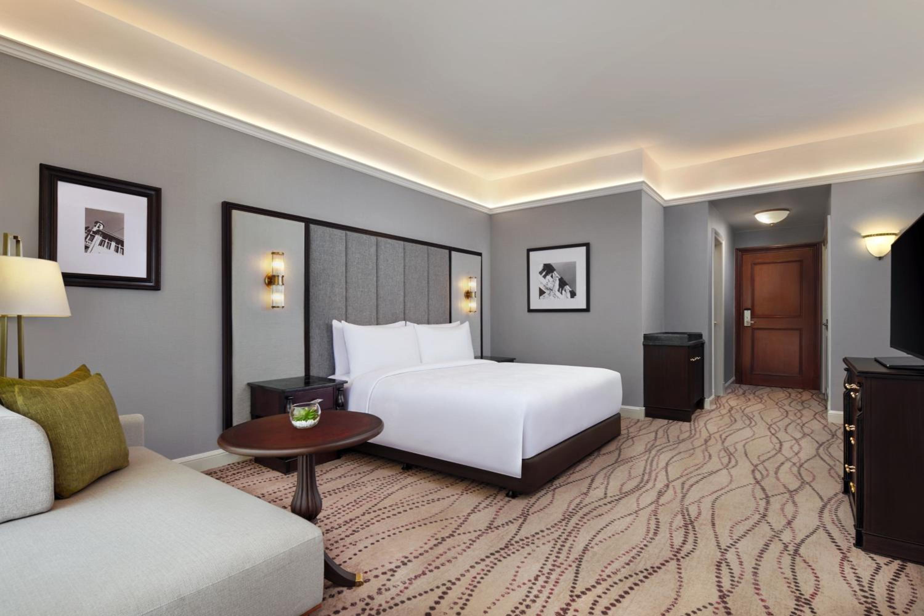 King Room with City View - Photo 5