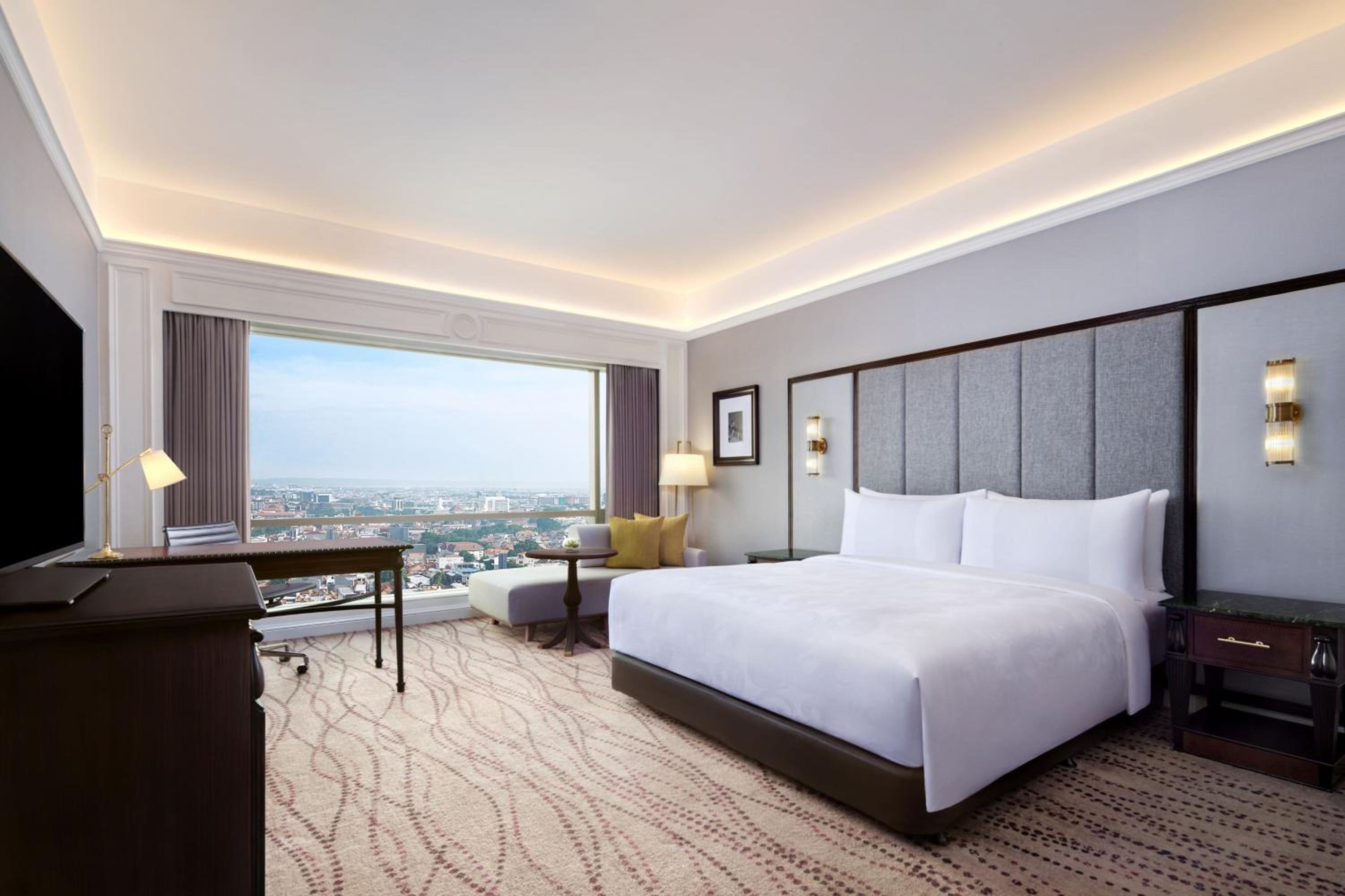 King Room with City View - Photo 1