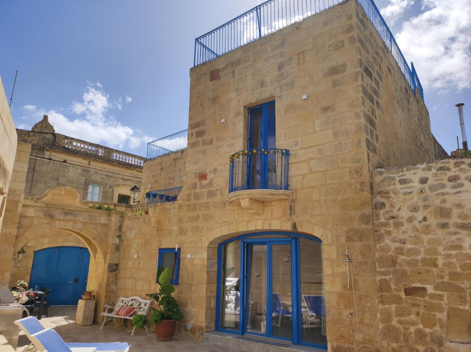 Three-Bedroom Villa photo 2