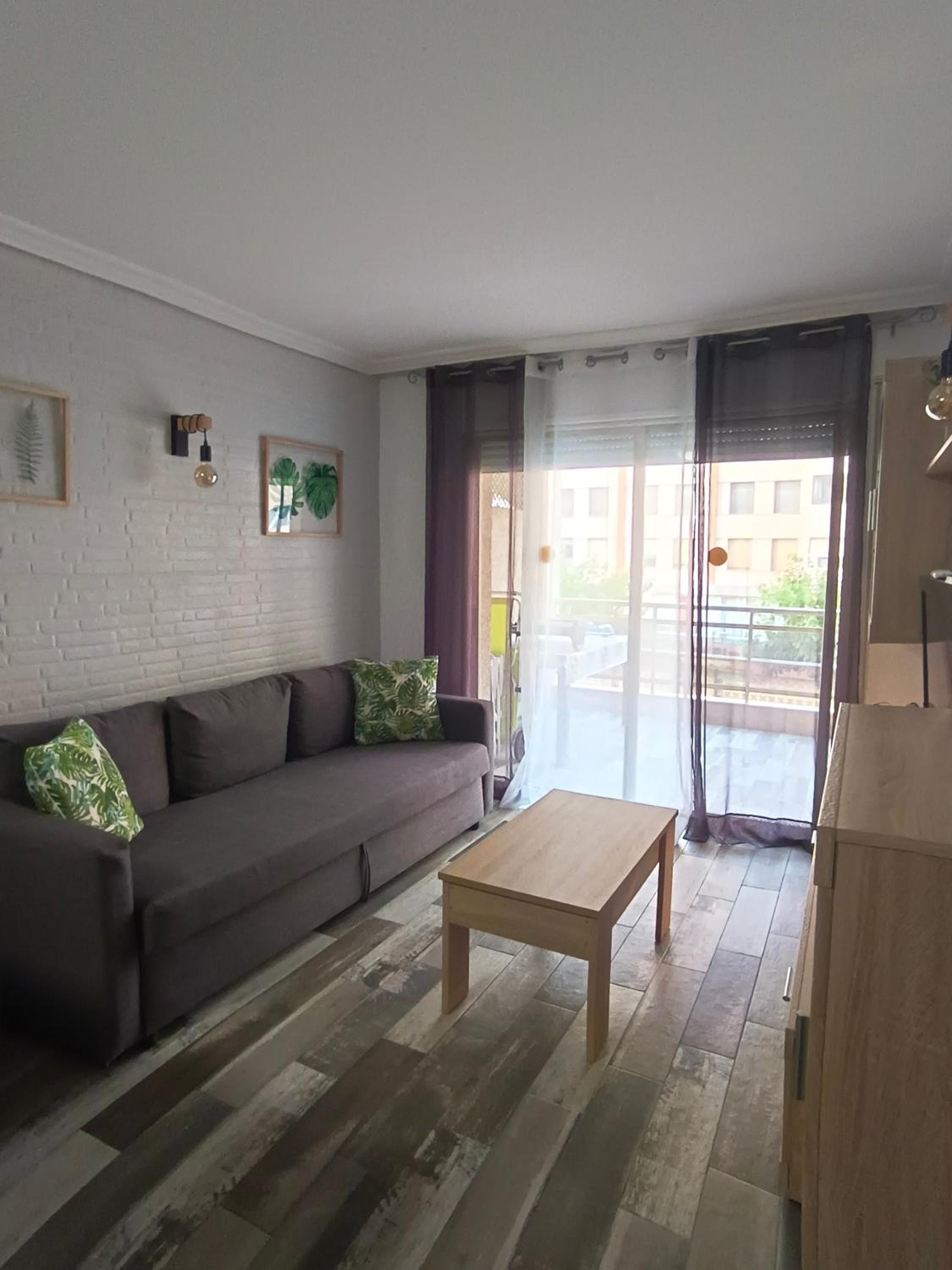 One-Bedroom Apartment photo 2
