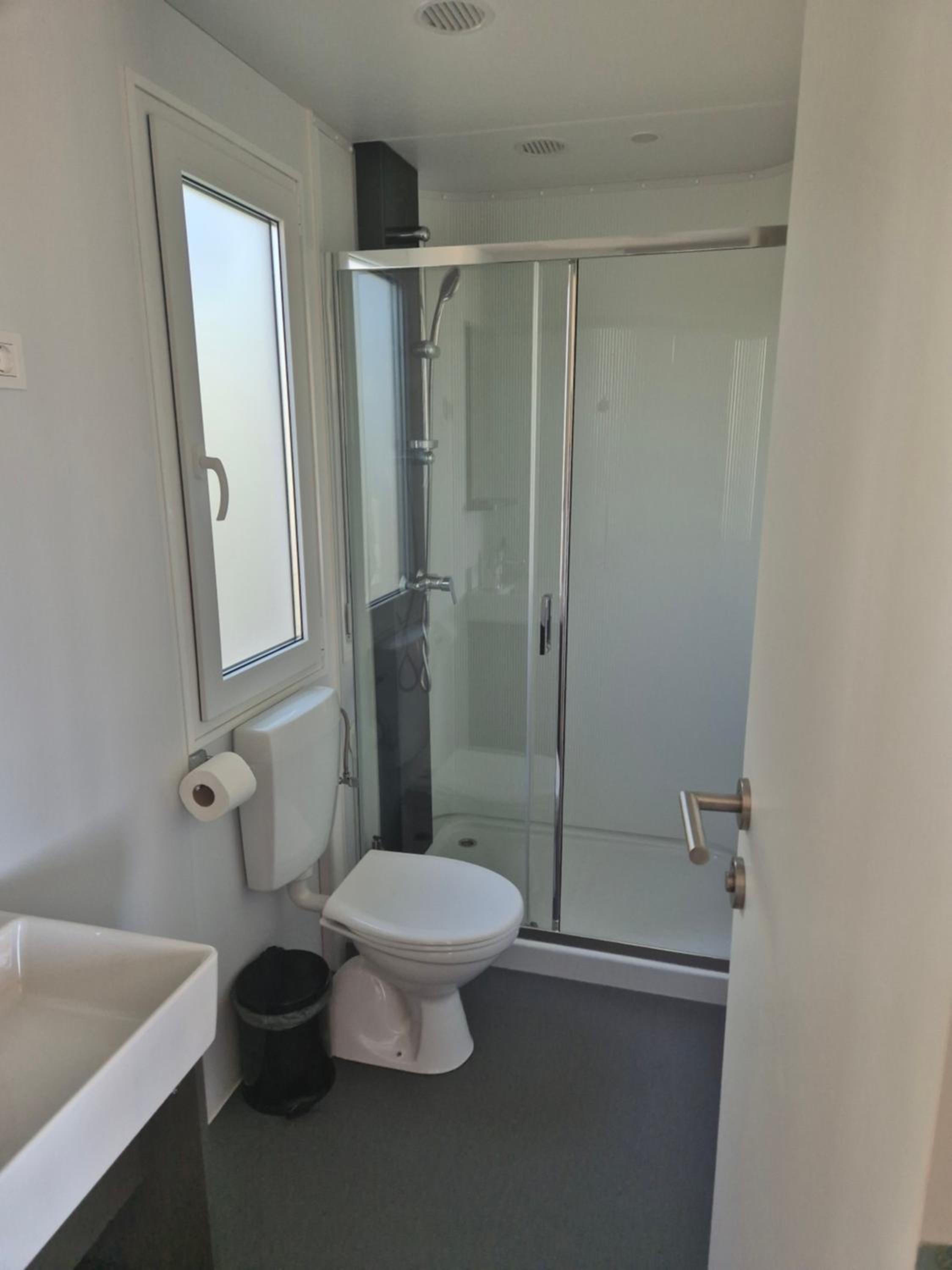 Mobile Home photo 3