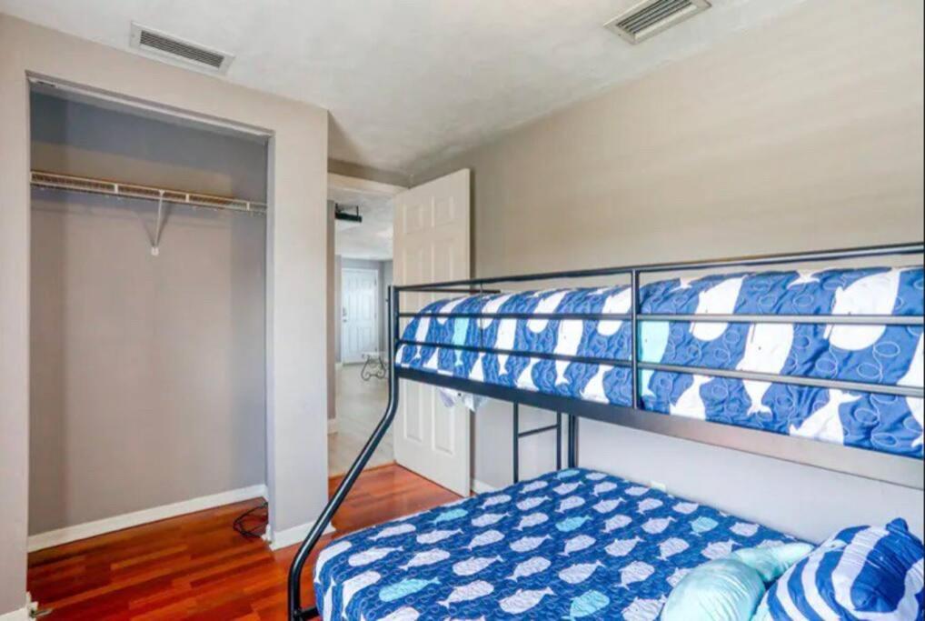 Two-Bedroom Apartment photo 2