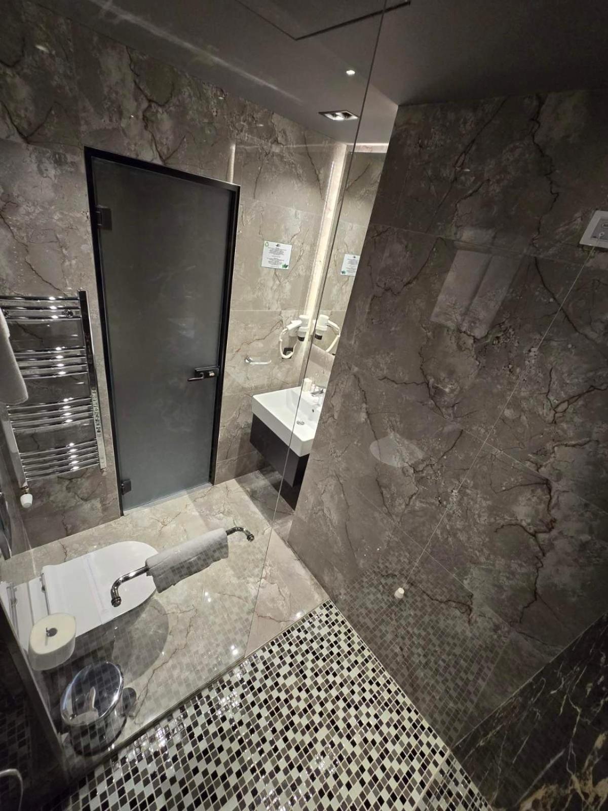 Single Room with Balcony photo 2