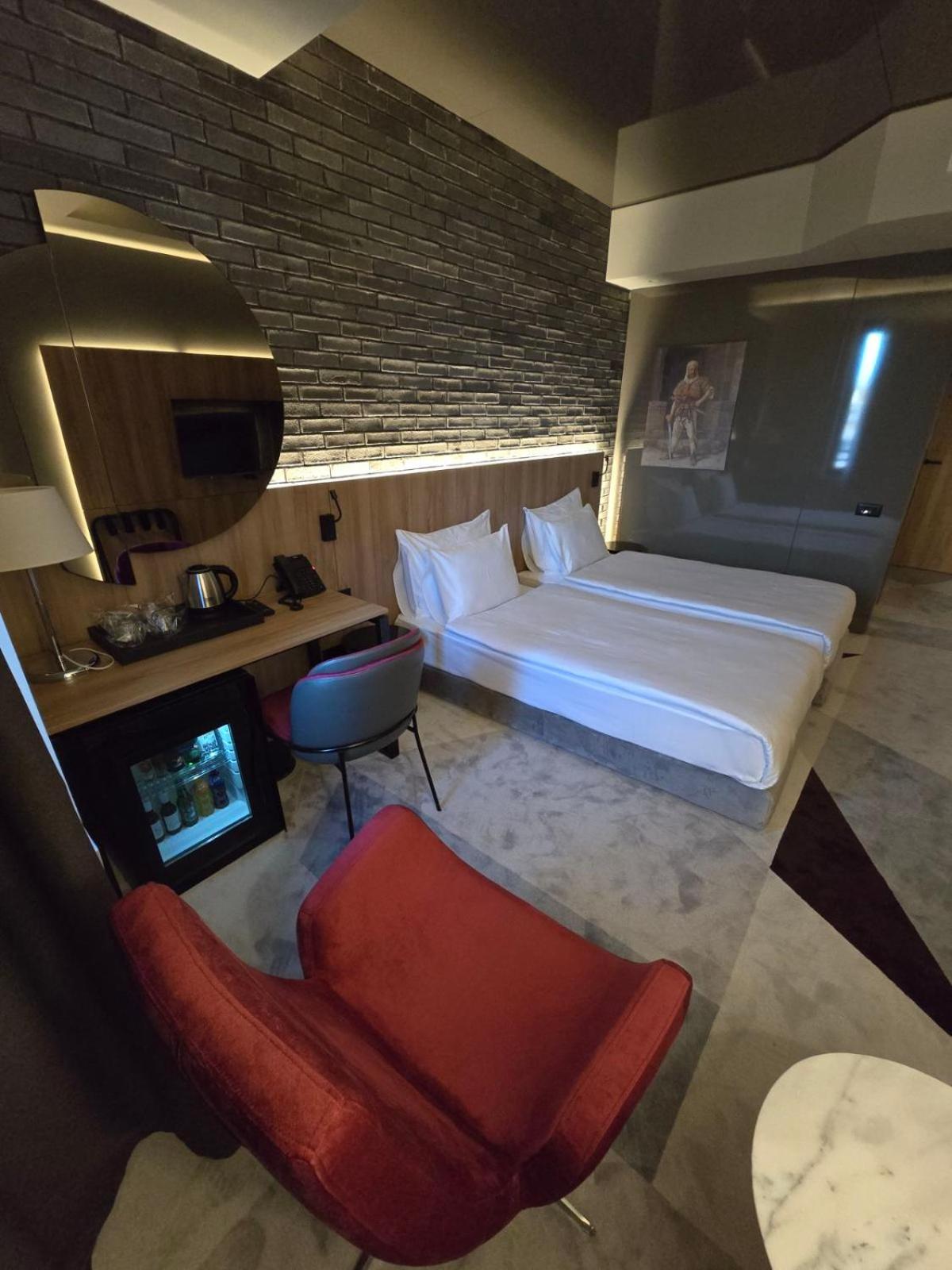 Twin Room with City View photo 2