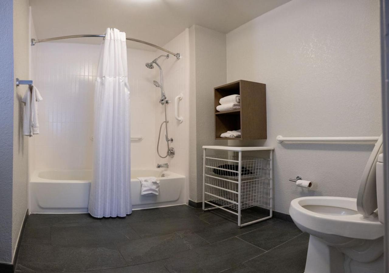 Two-Bedroom Suite - Non-Smoking - Photo 3