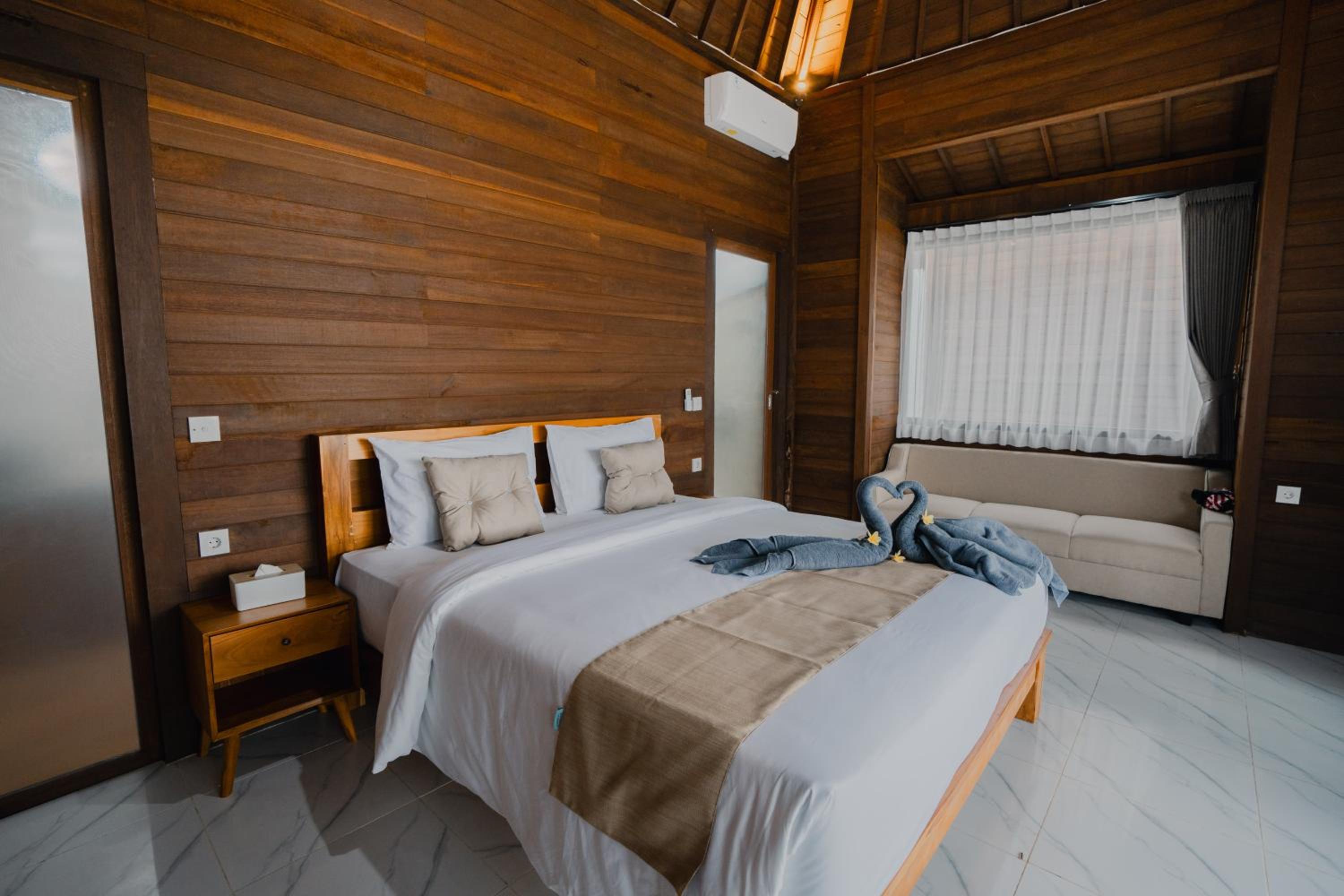 Deluxe Room (2 Adults + 1 Child) - Photo 5