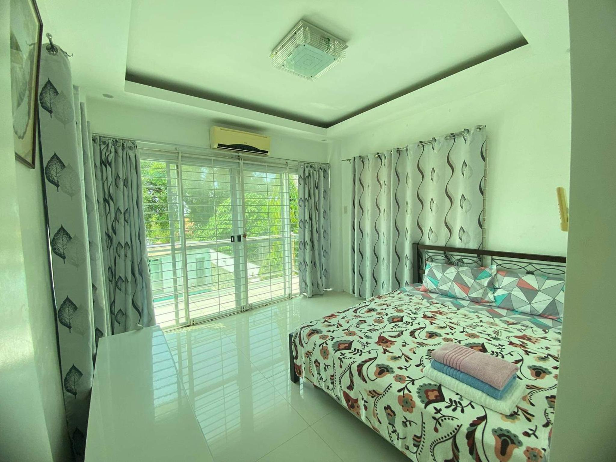 Three-Bedroom Villa photo 1