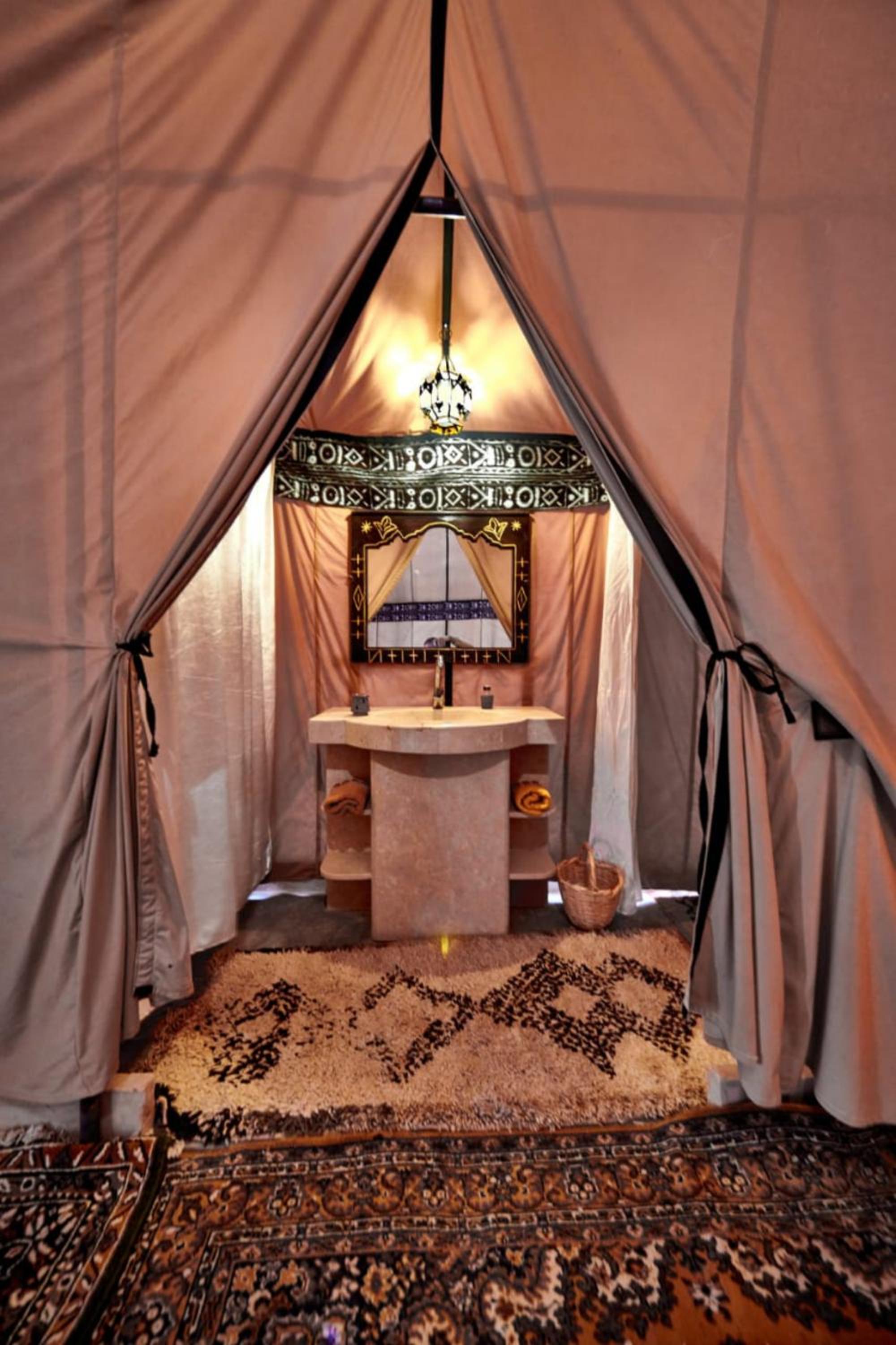 Double Room with Shared Bathroom photo 3