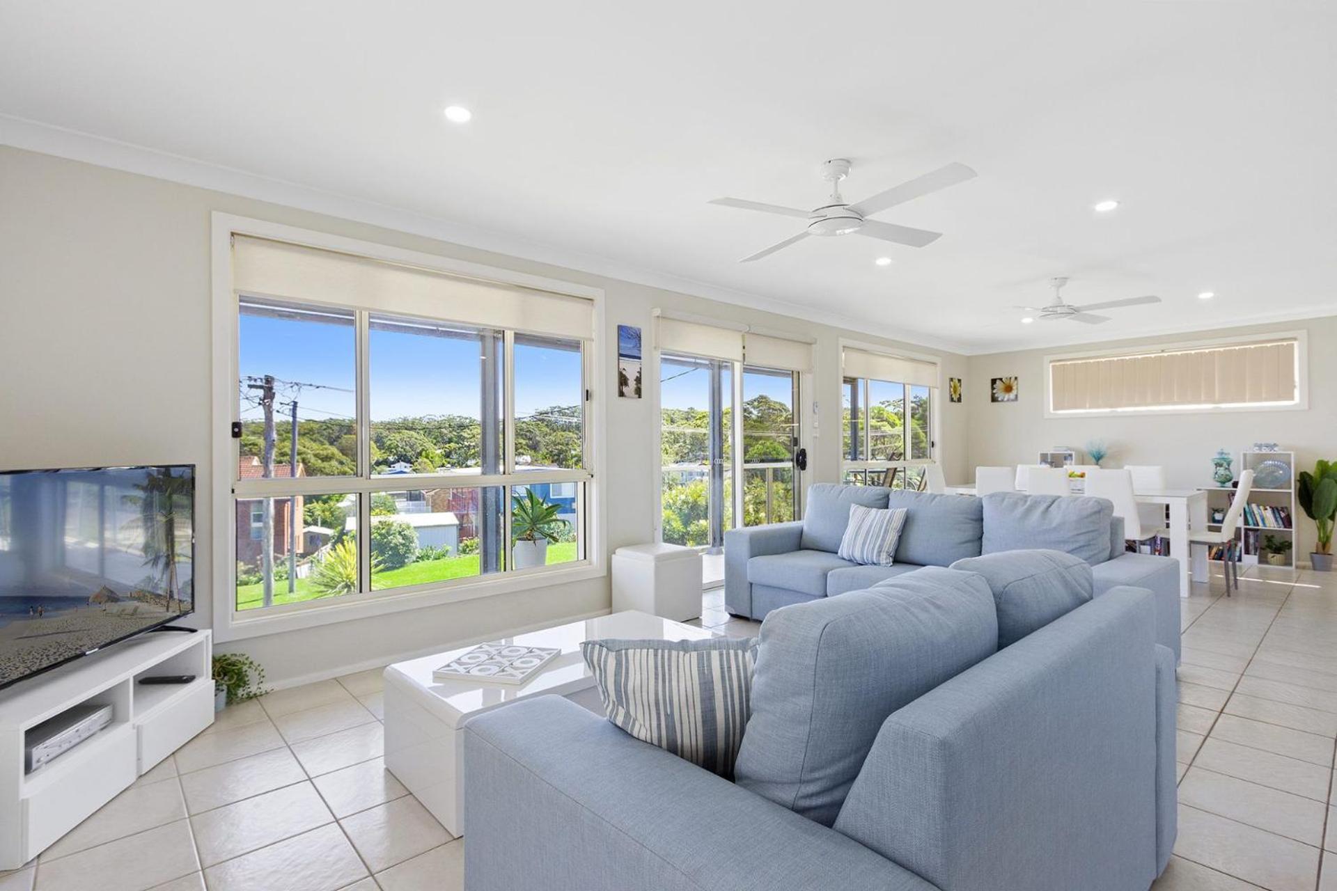 Five-Bedroom House photo 1