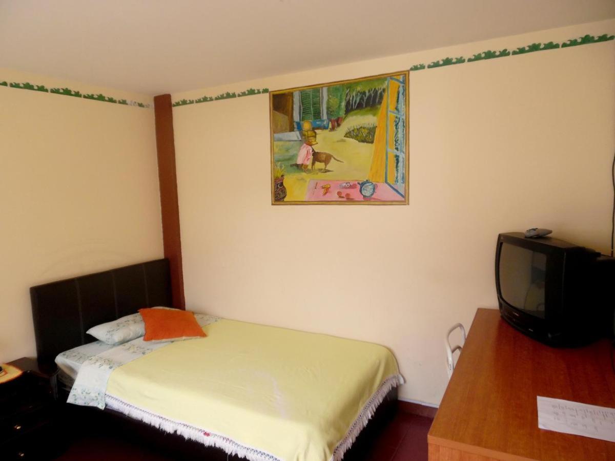 Twin Room with Private Bathroom photo 1