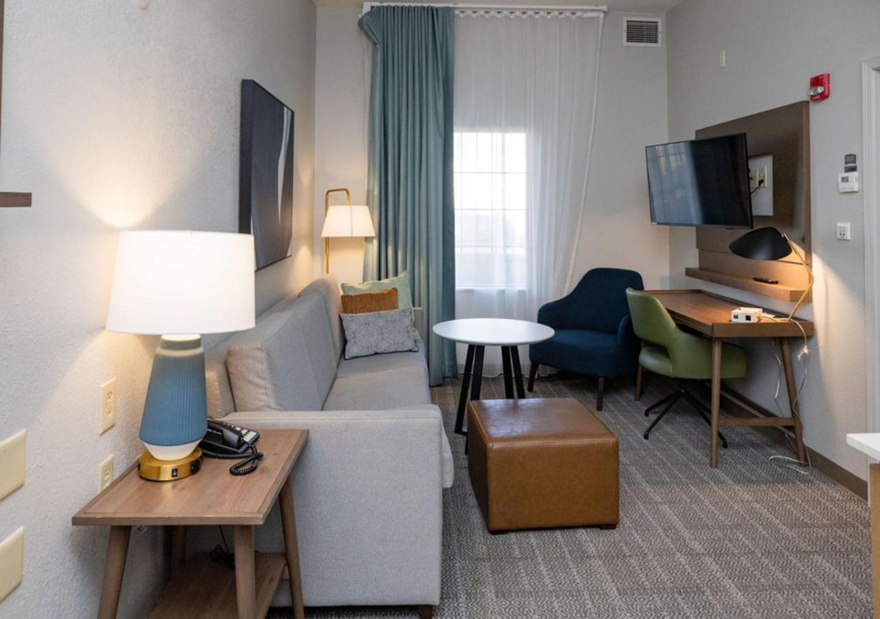 Two-Bedroom Suite - Non-Smoking - Photo 7