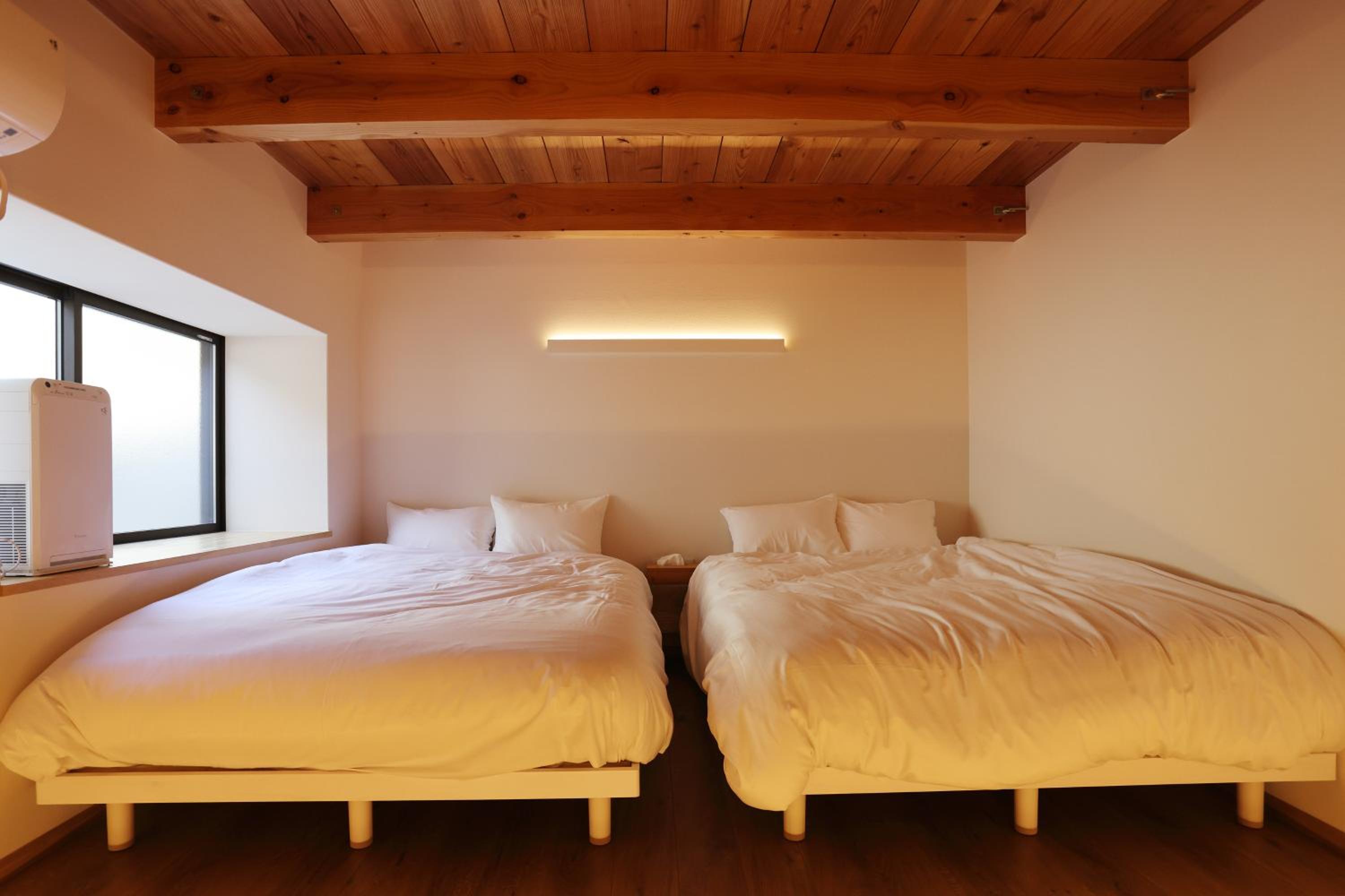 Three-Bedroom House photo 3