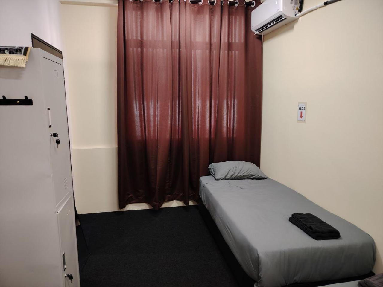 Single Bed in Male Dormitory Room with Shared Bathroom photo 2