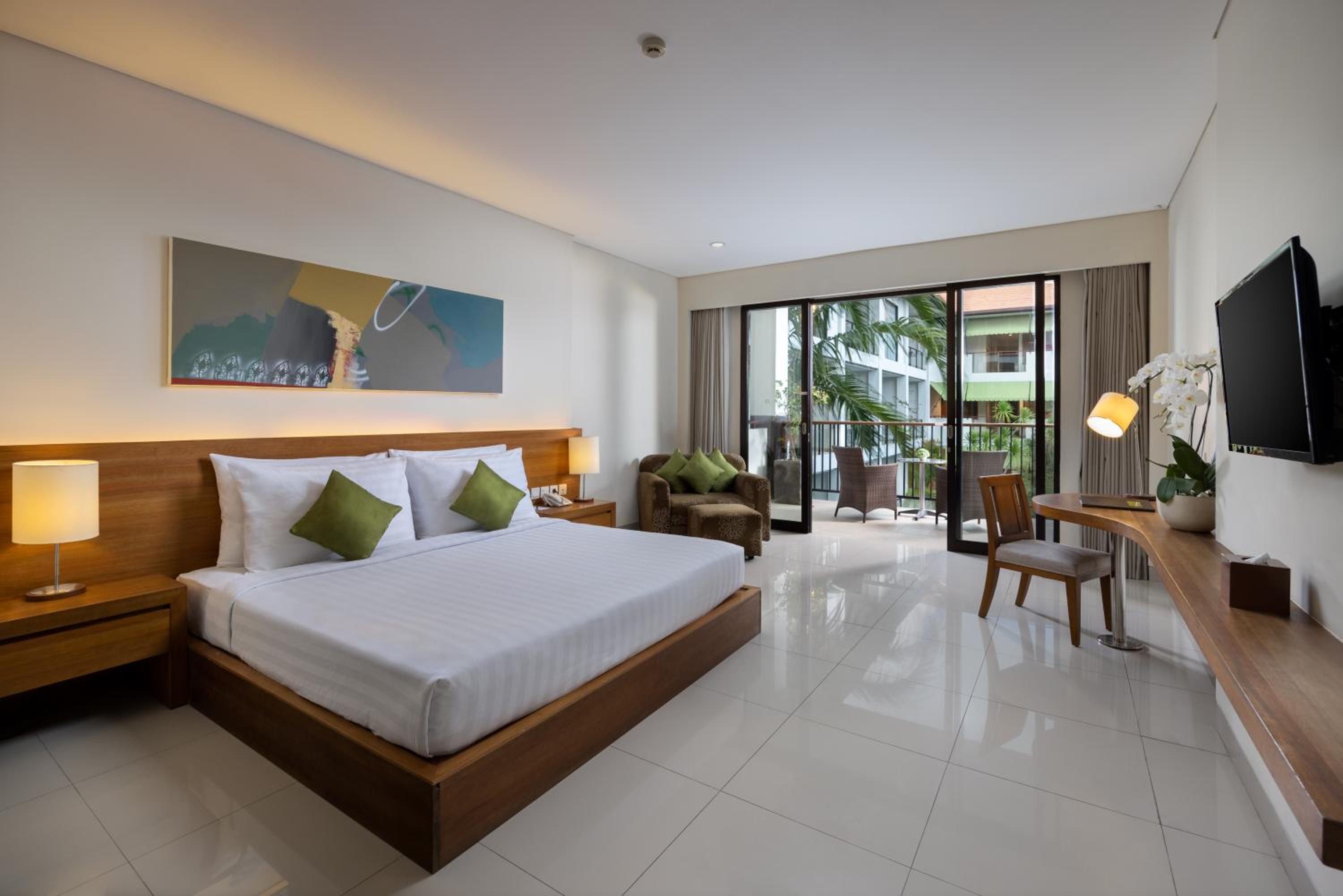 Junior Suite with Pool View