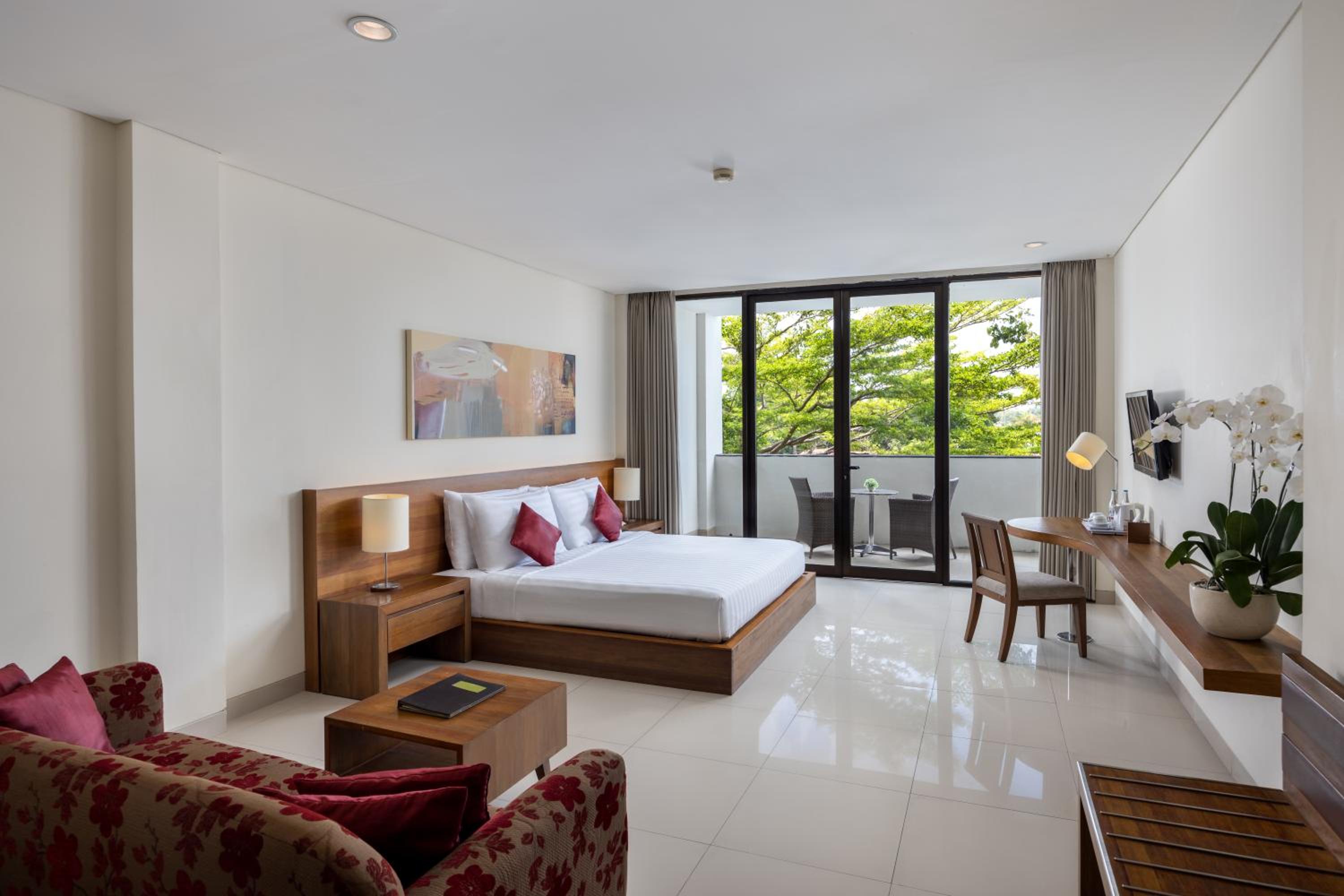 Junior Suite with Balcony