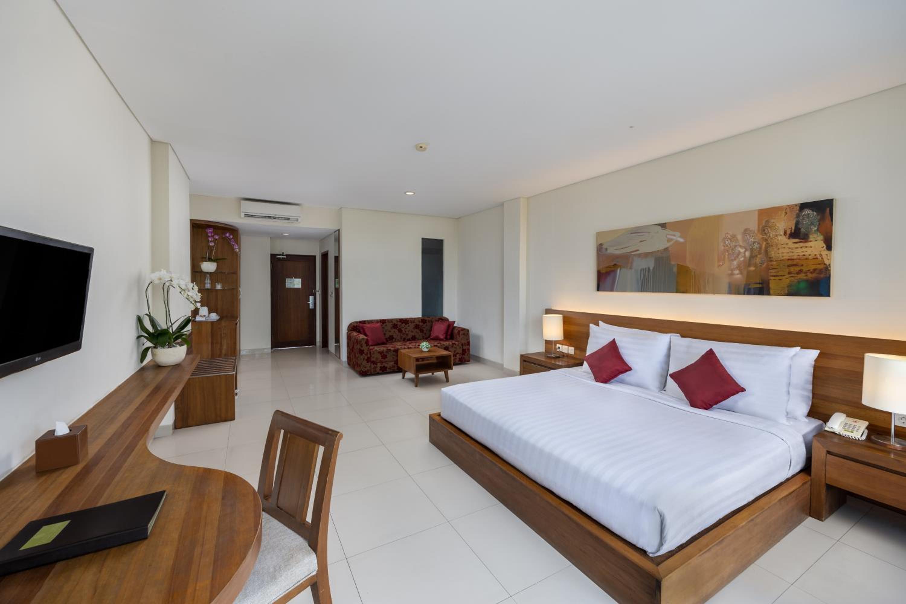 Junior Suite with Balcony photo 3