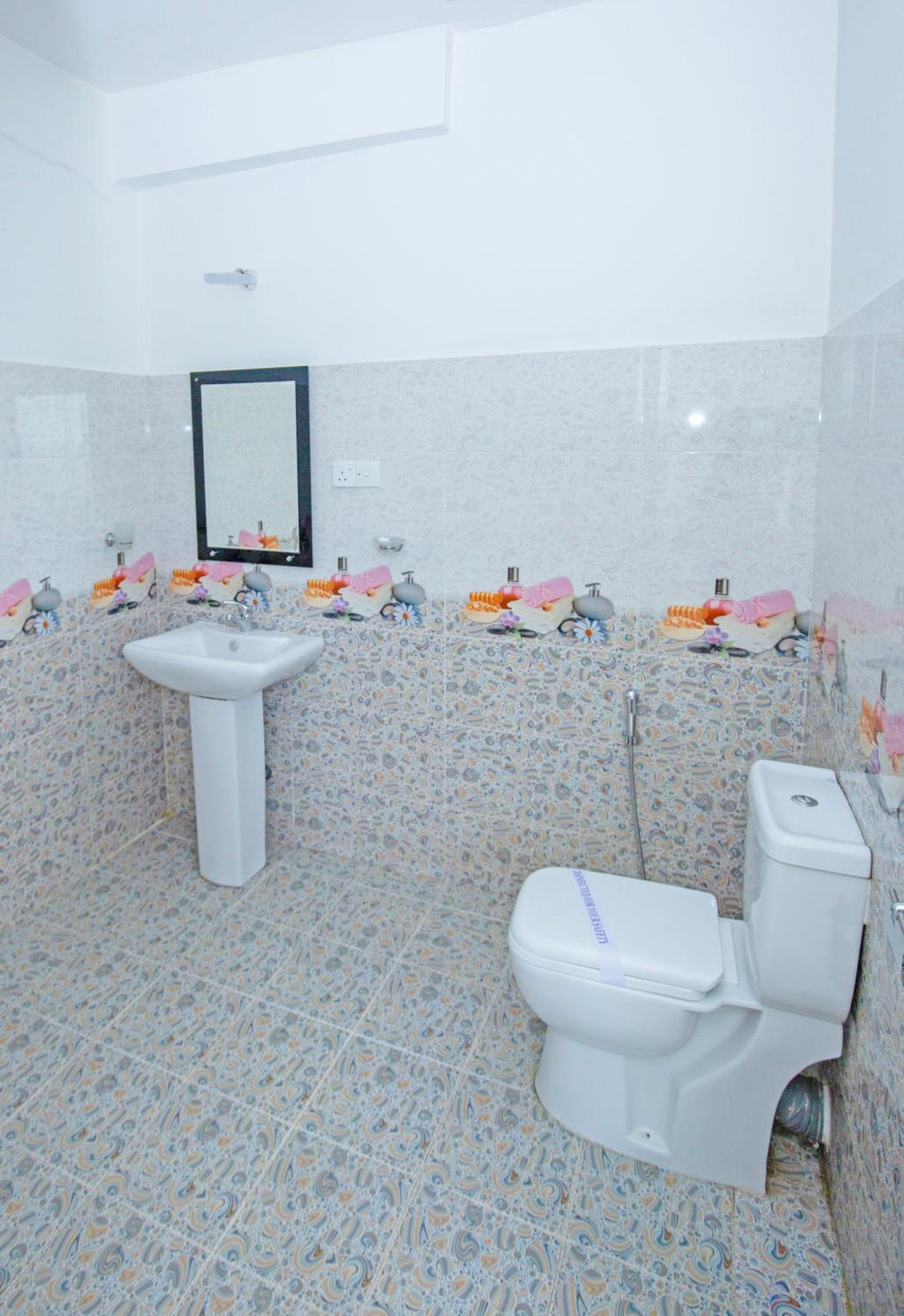 Deluxe Room - Photo 19