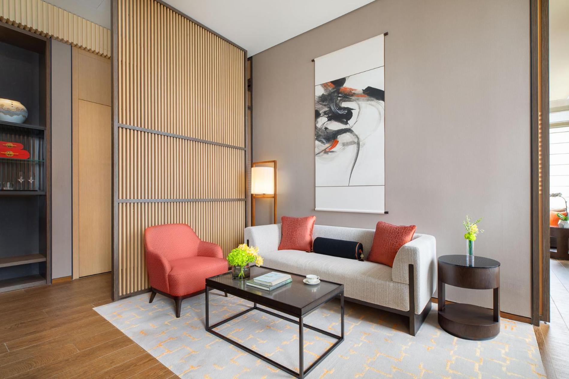 Deluxe Suite - Photo 10