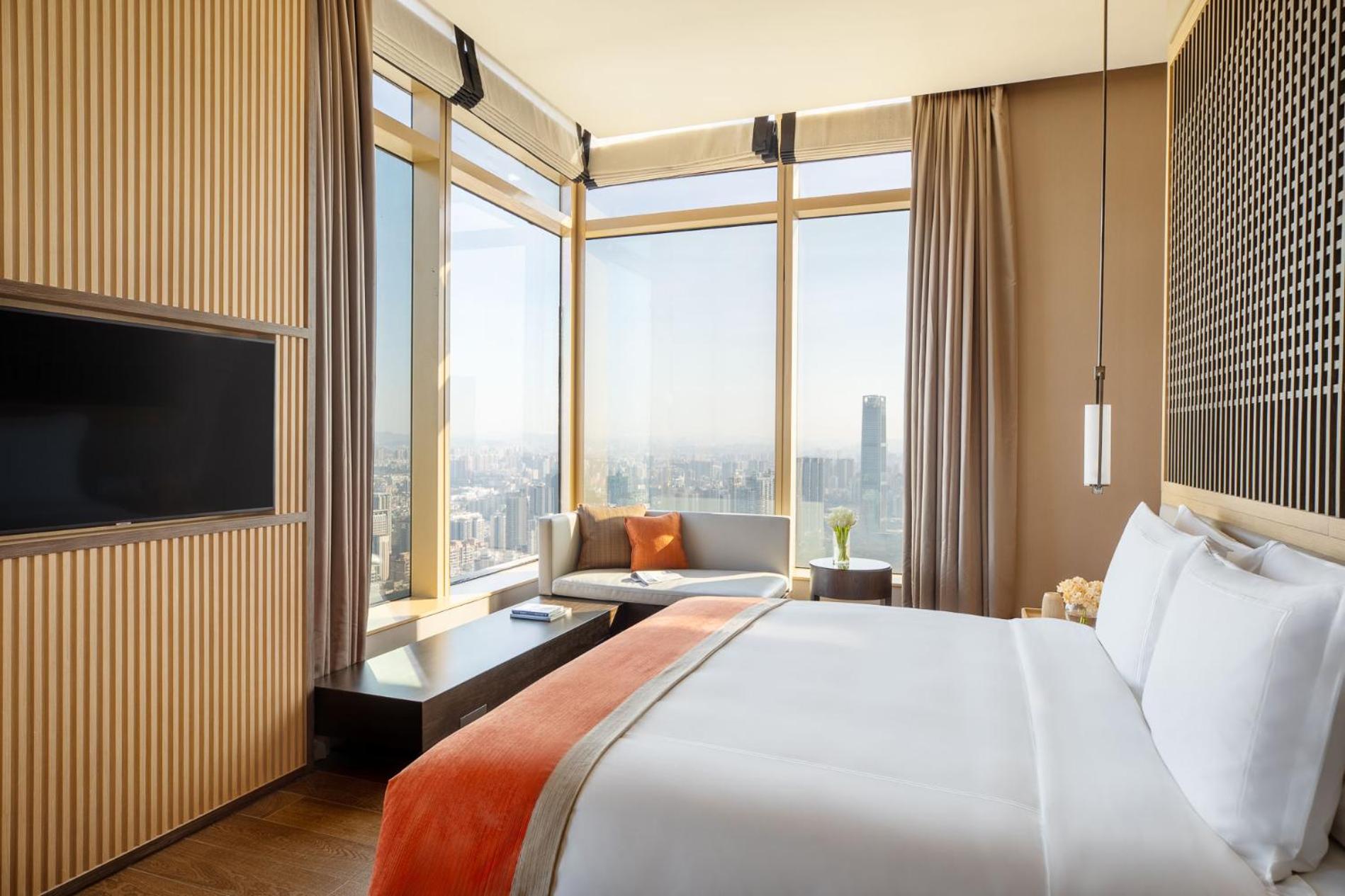 Deluxe Suite - Photo 11