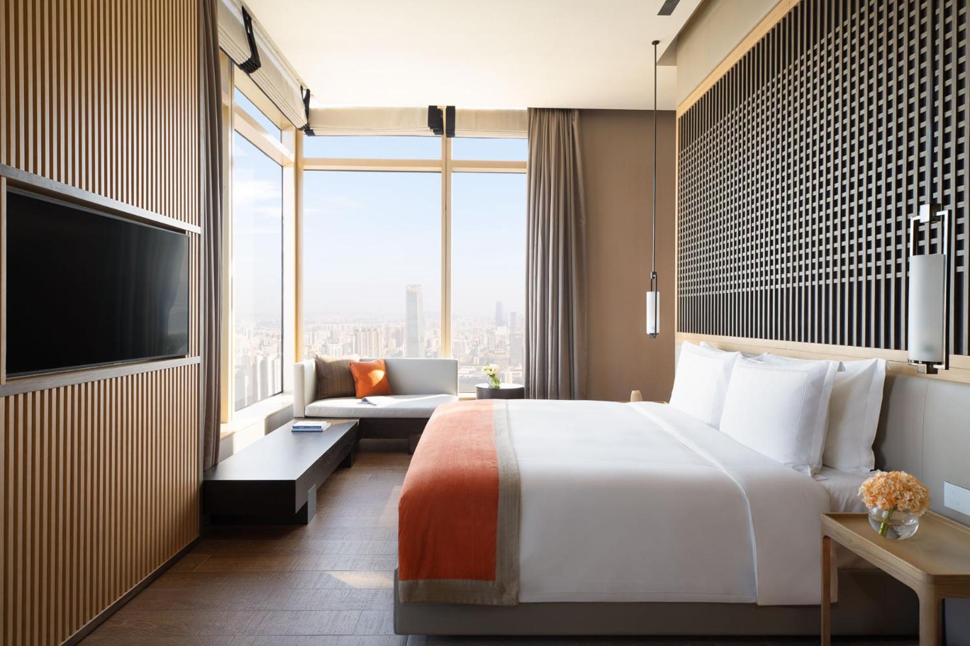 Deluxe Suite - Photo 1