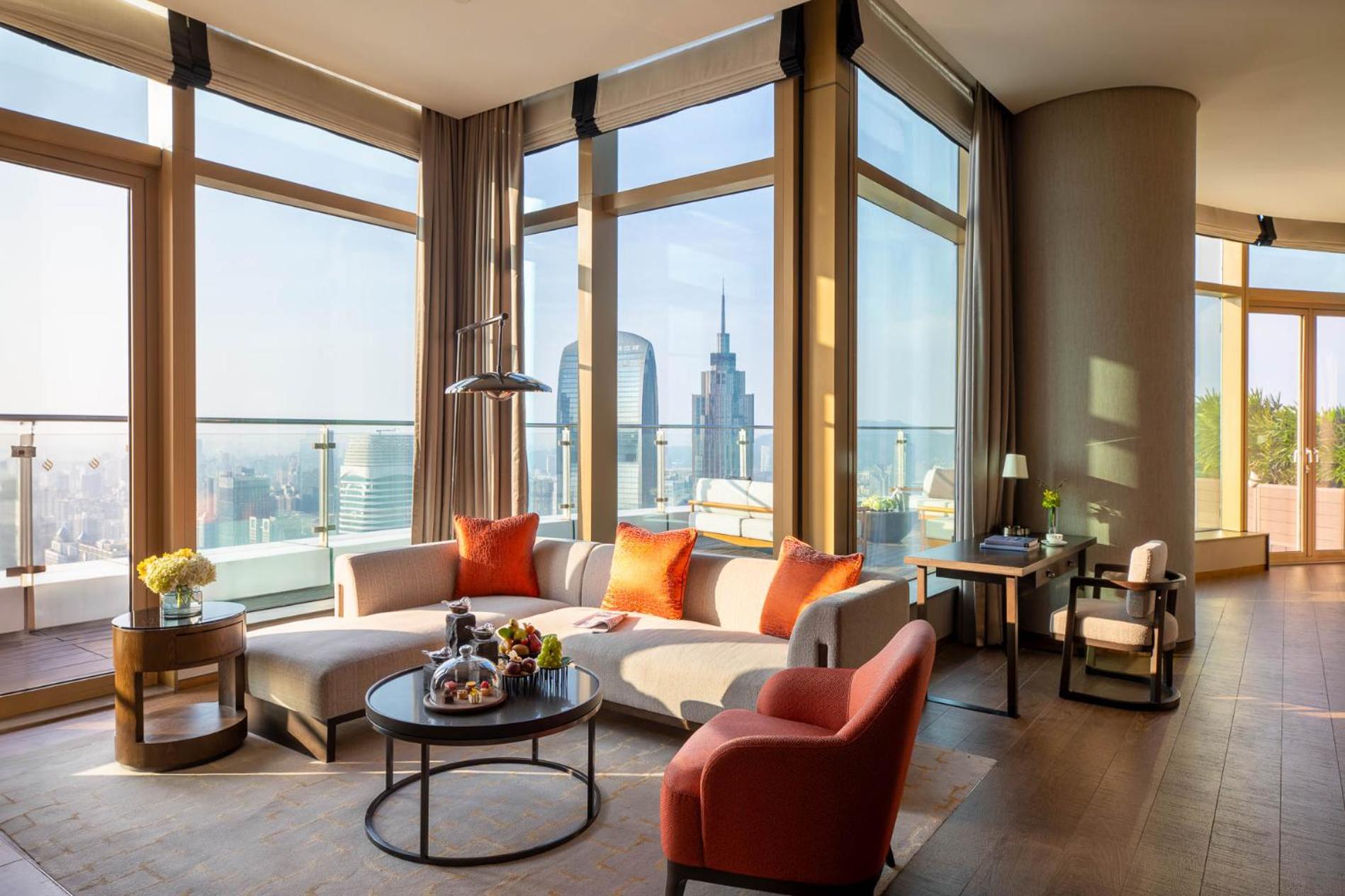 Pearl Suite