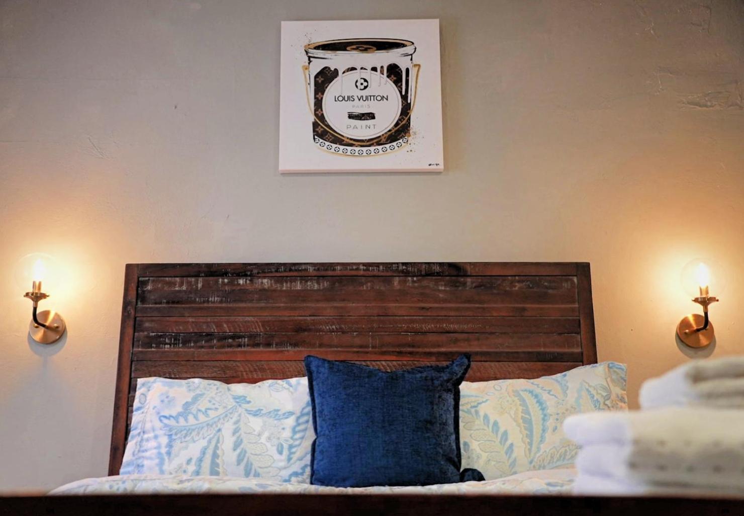 Deluxe Queen Suite photo 1