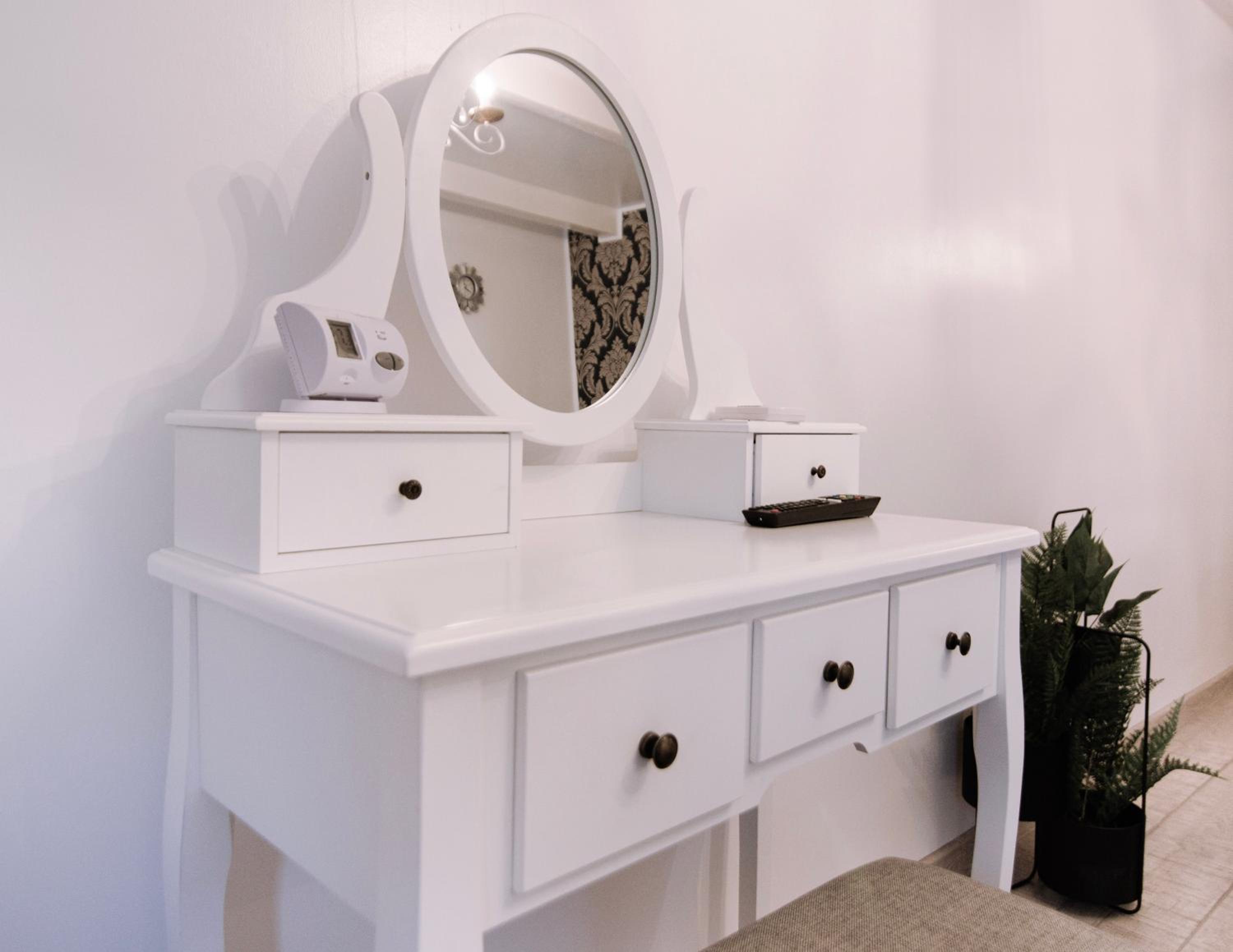 Apartment With Shared Bathroom photo 3