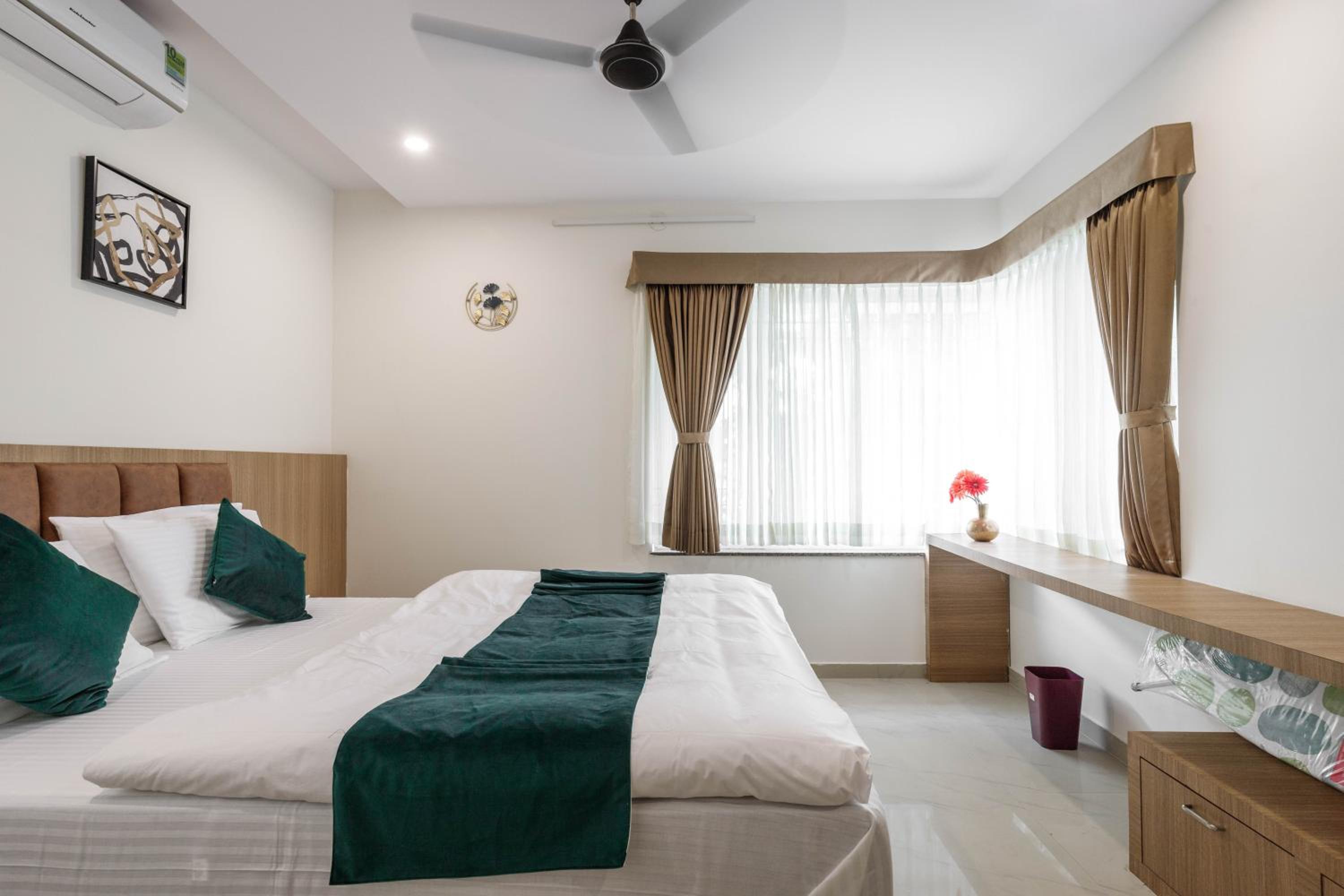 One-Bedroom Apartment - Photo 29