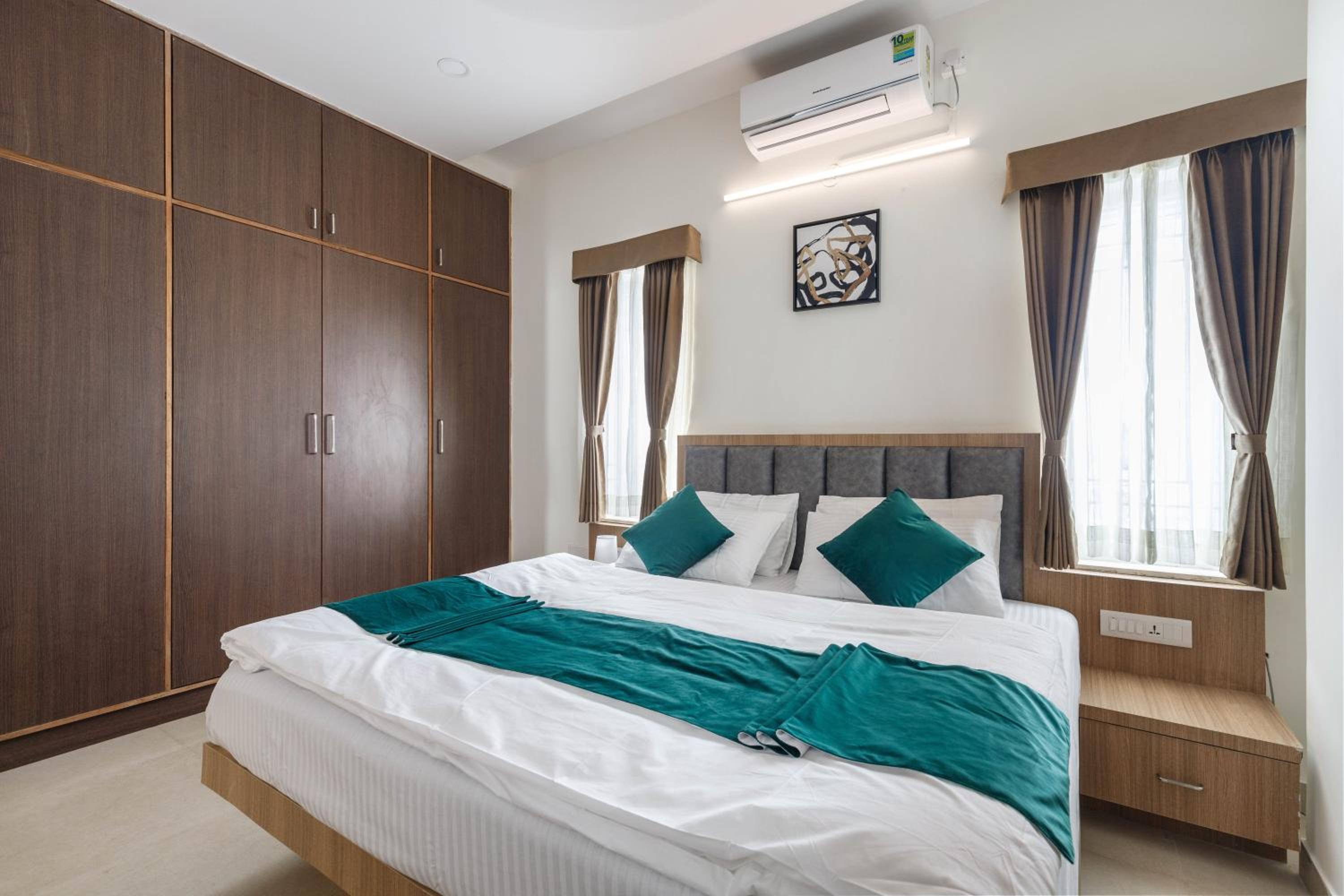 One-Bedroom Apartment - Photo 32
