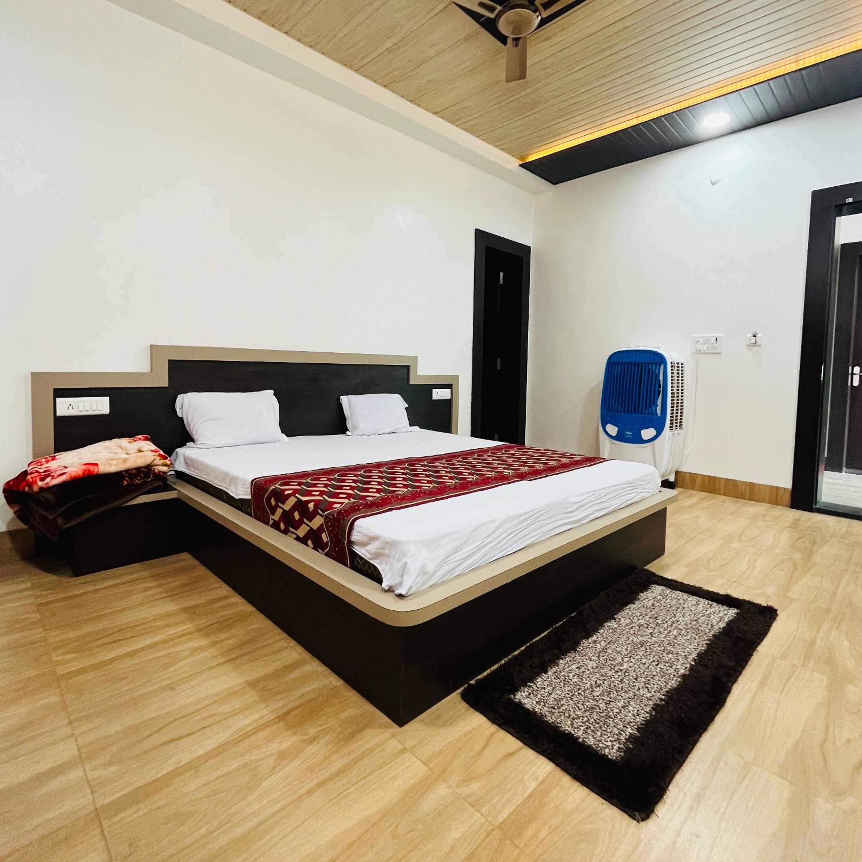 Budget Double Room photo 3