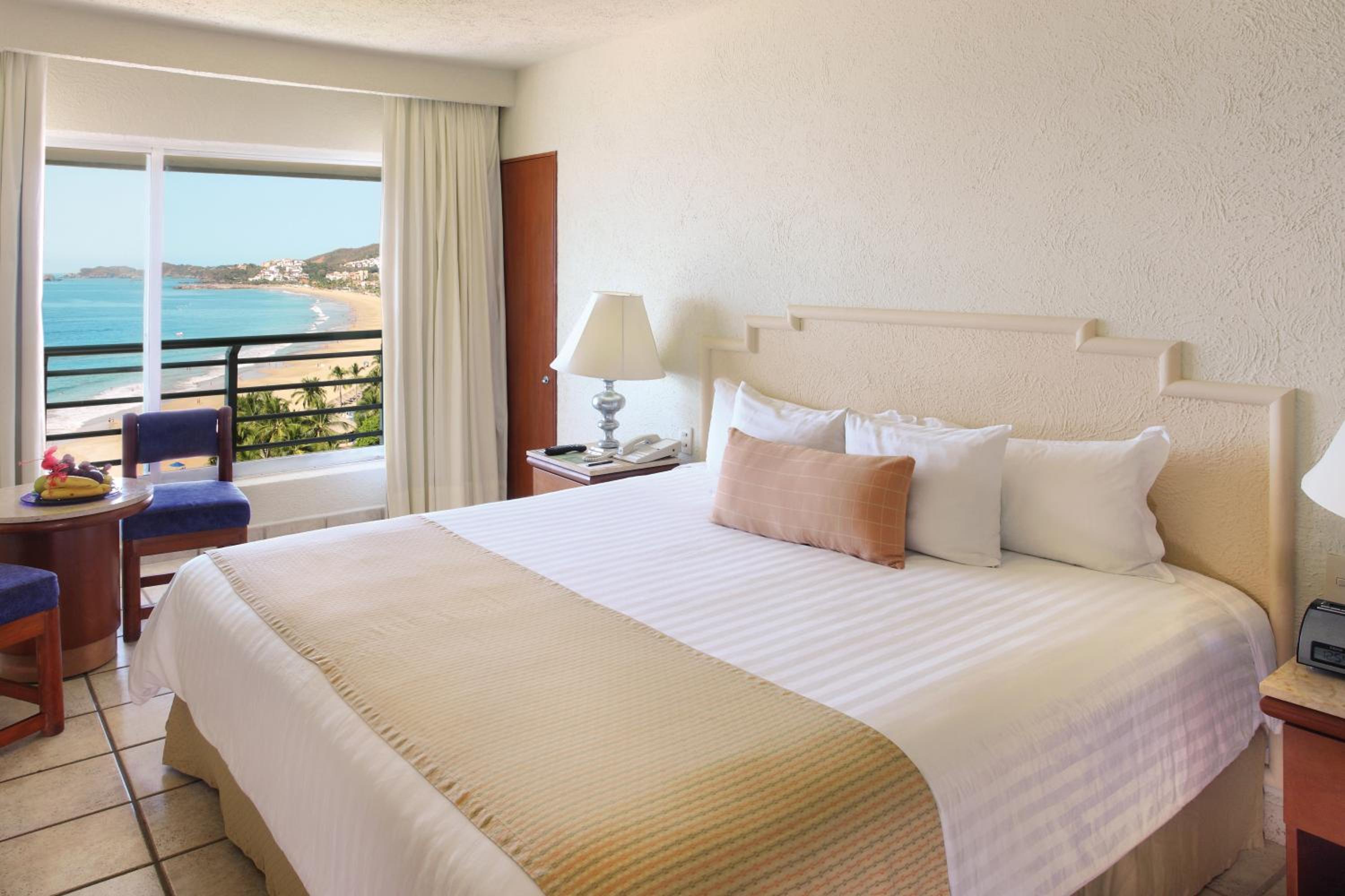 Superior King Room with Sea View photo 3