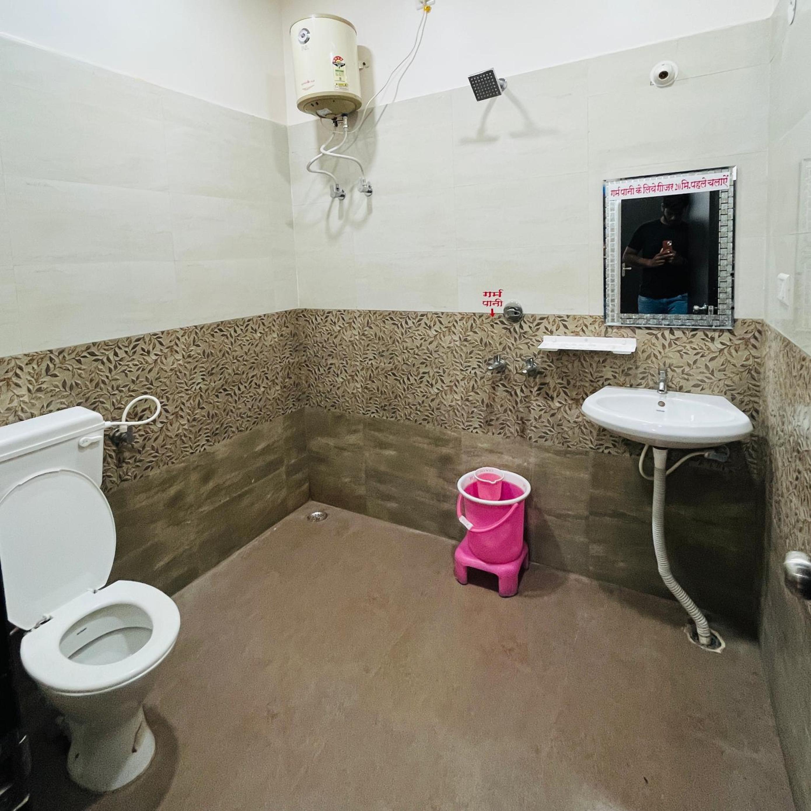 Budget Double Room photo 2