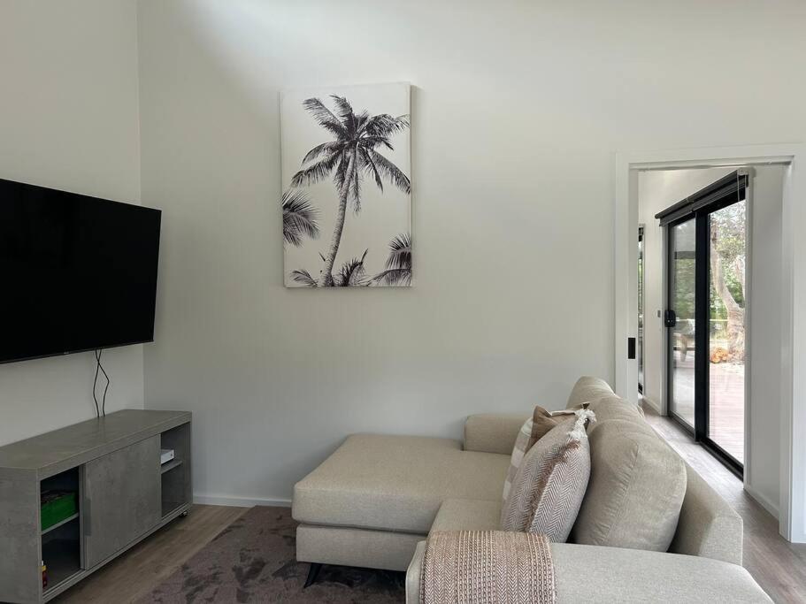 Three-Bedroom House photo 2