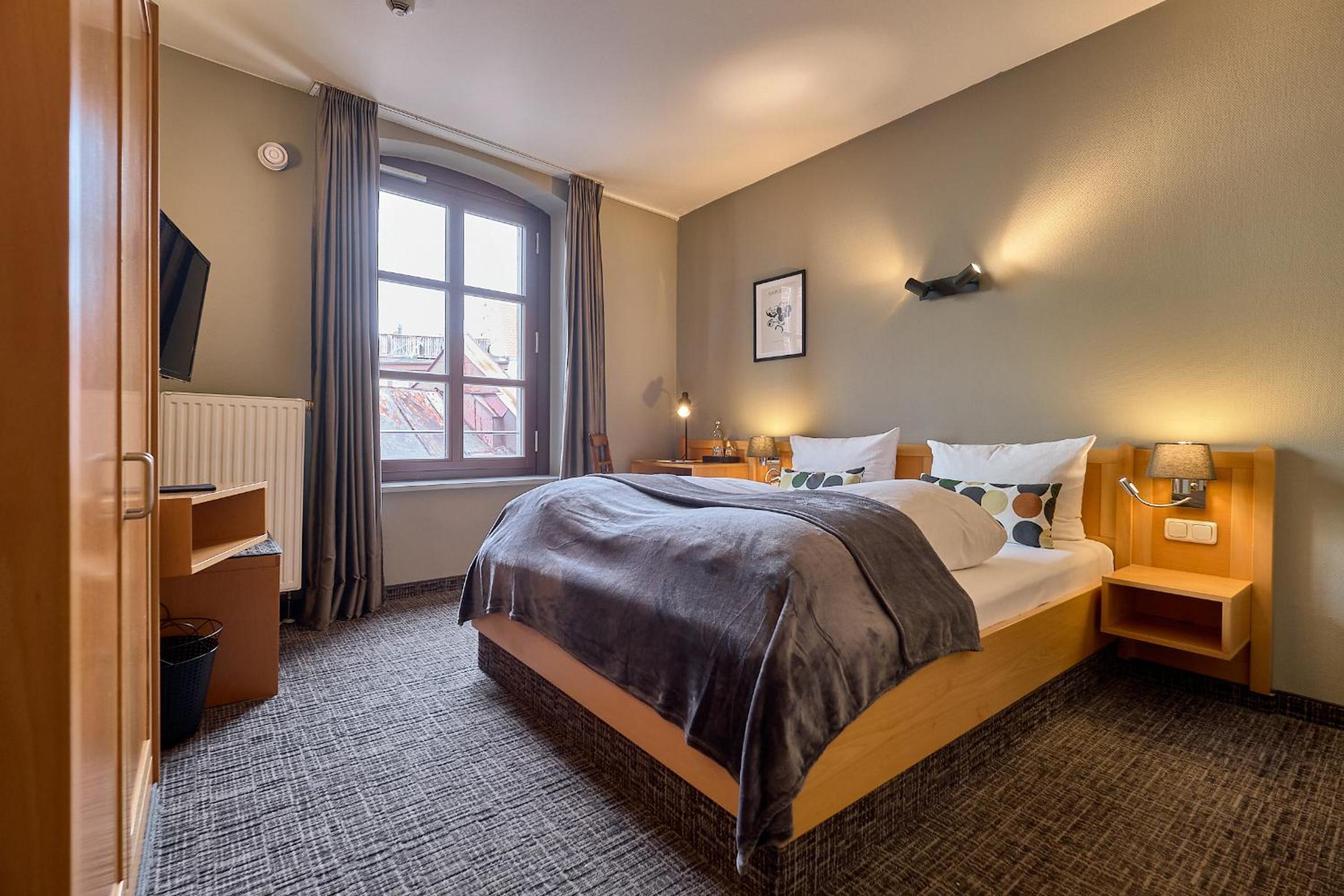 Double Room - Photo 10