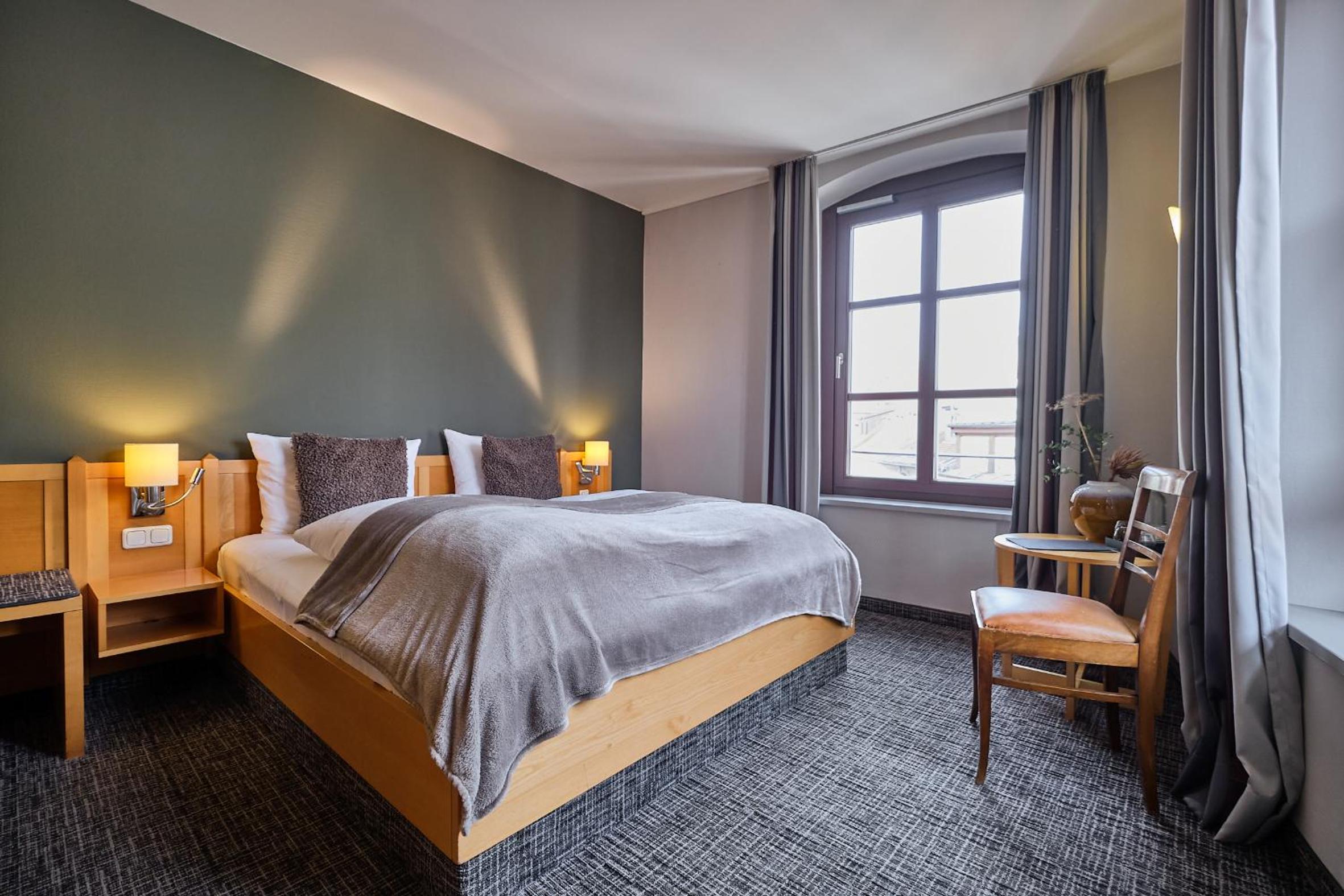 Double Room - Photo 5