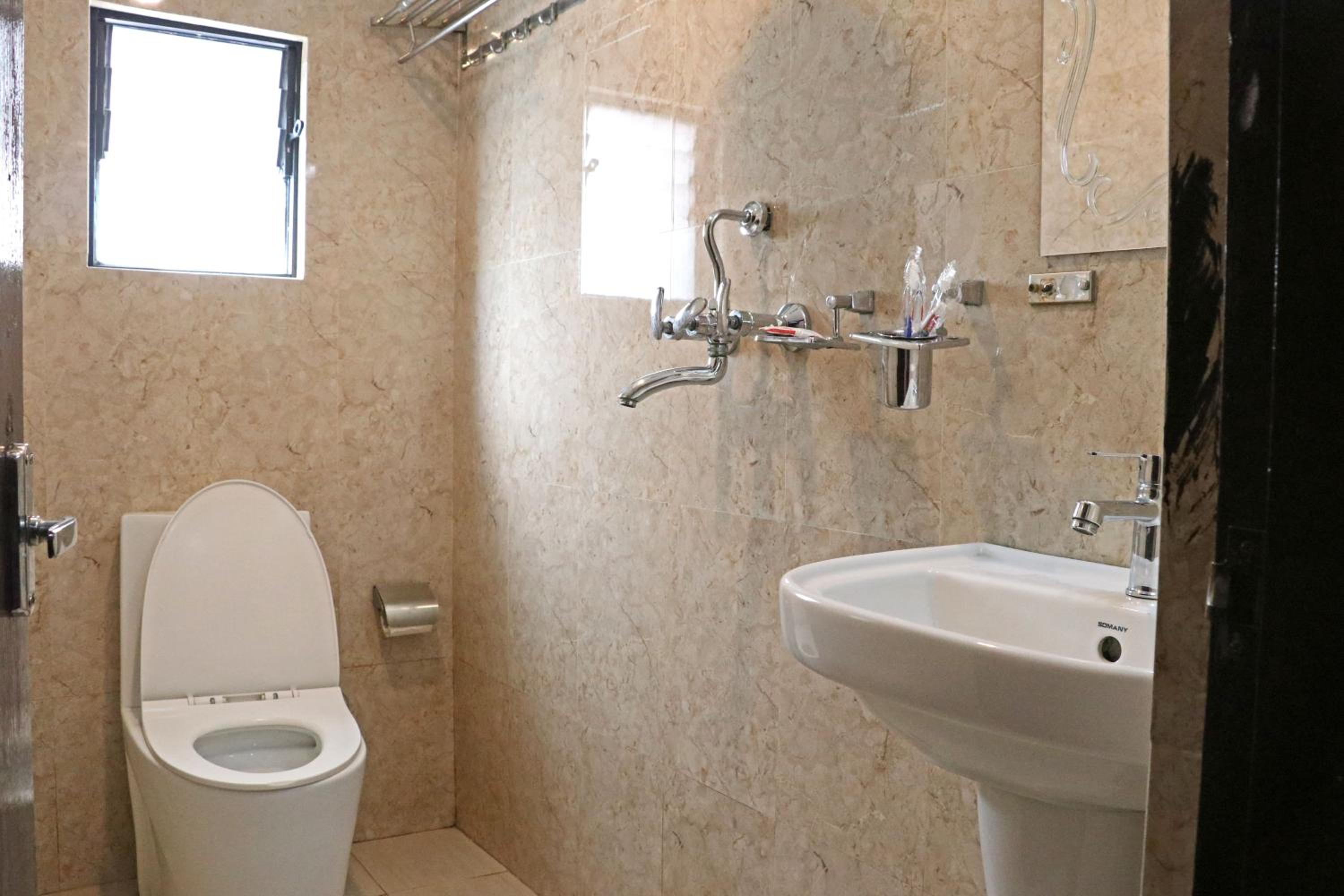 Deluxe Triple Room - Photo 12