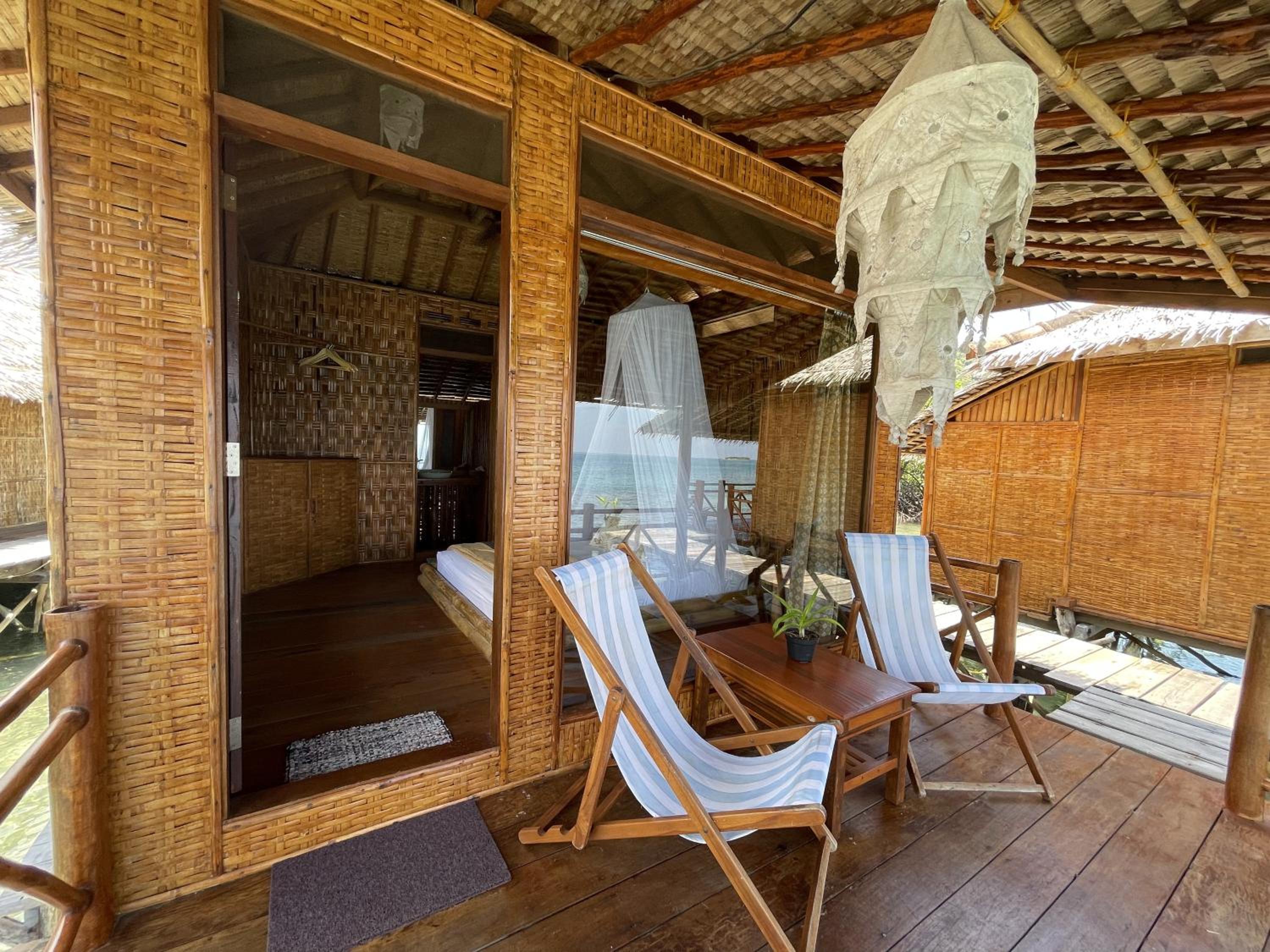Deluxe Bungalow photo 2