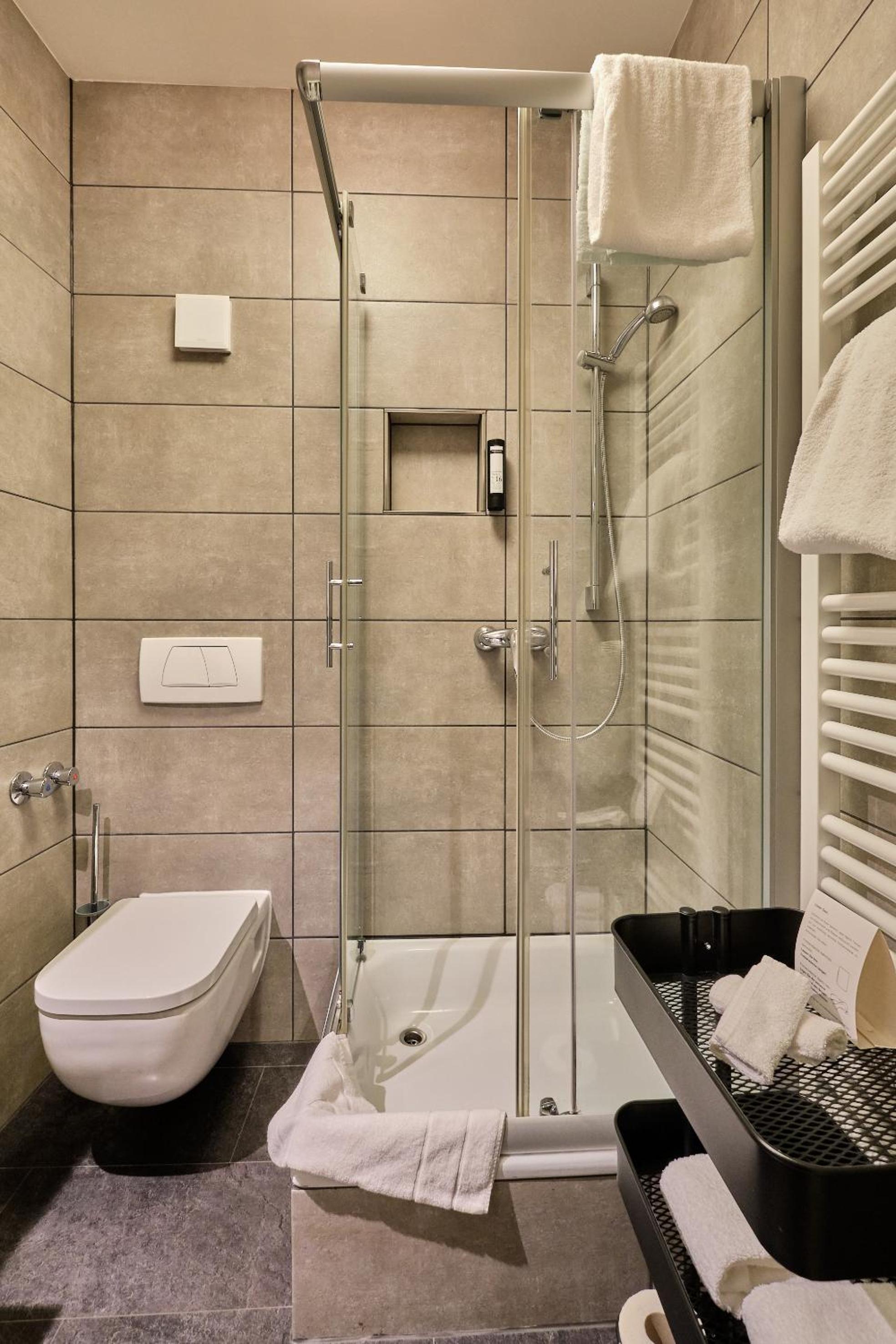 Deluxe Twin Room - Photo 6