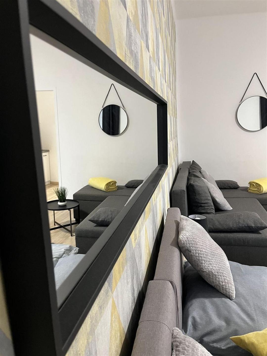 One-Bedroom Apartment photo 3