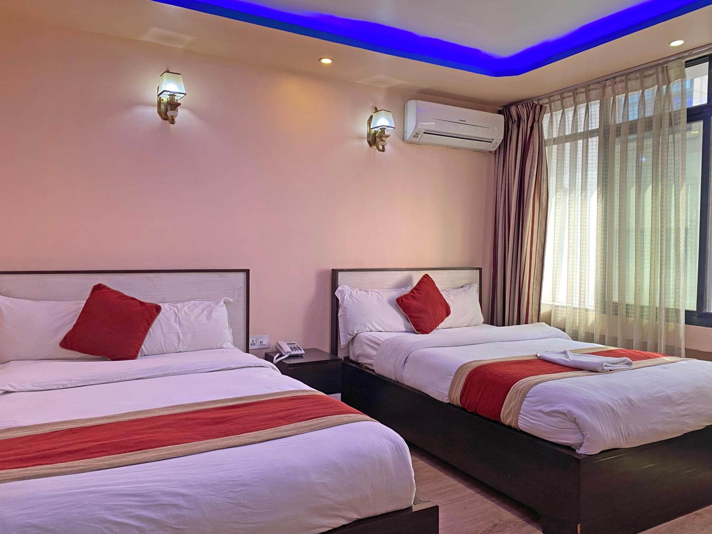 Deluxe Quadruple Room - Photo 5