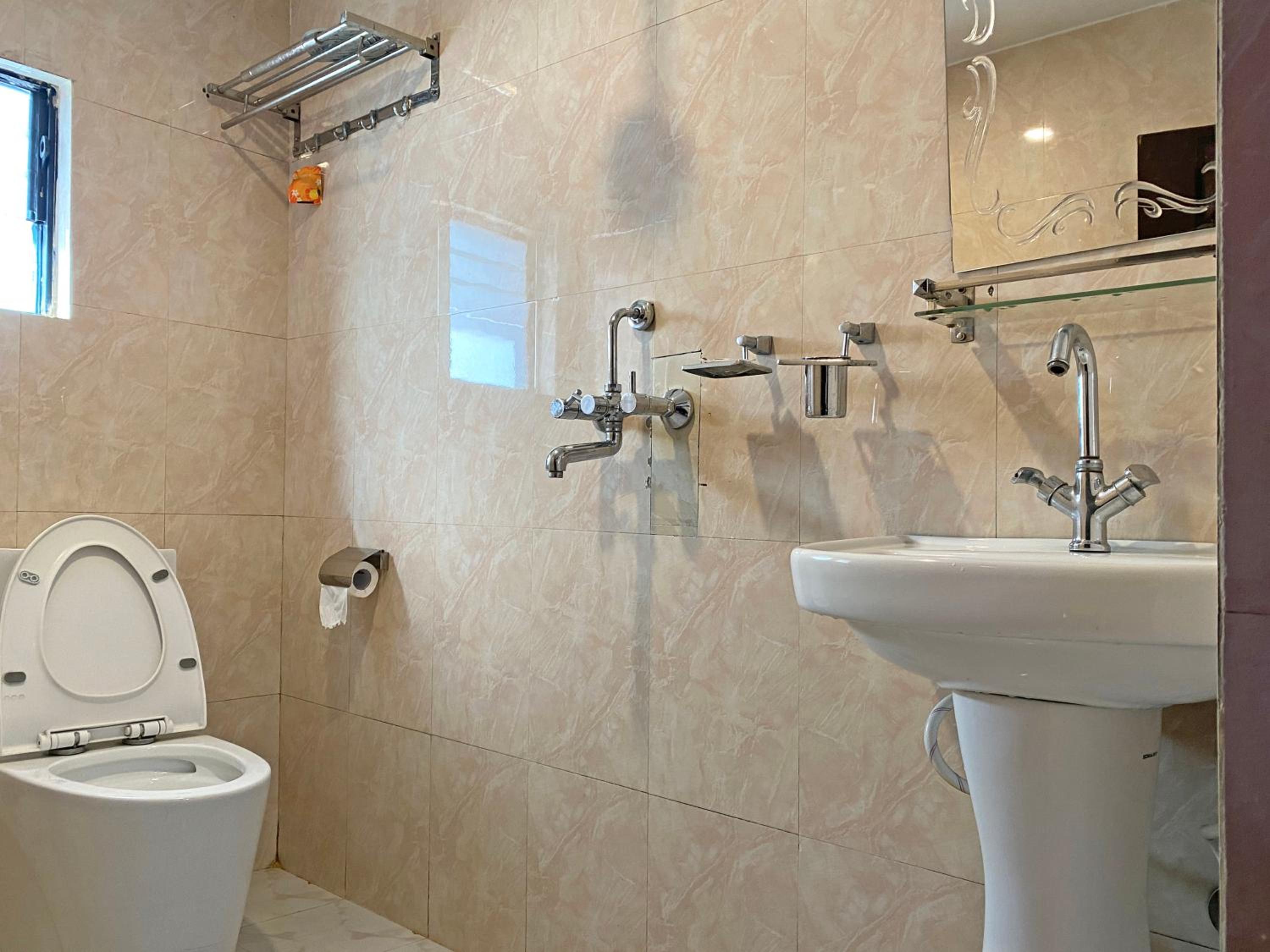 Deluxe Triple Room - Photo 15