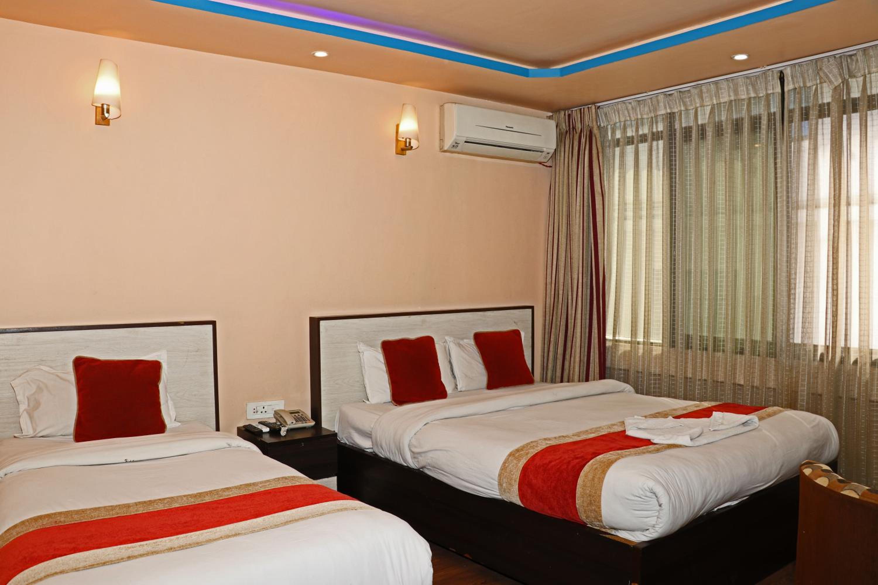 Deluxe Triple Room - Photo 13