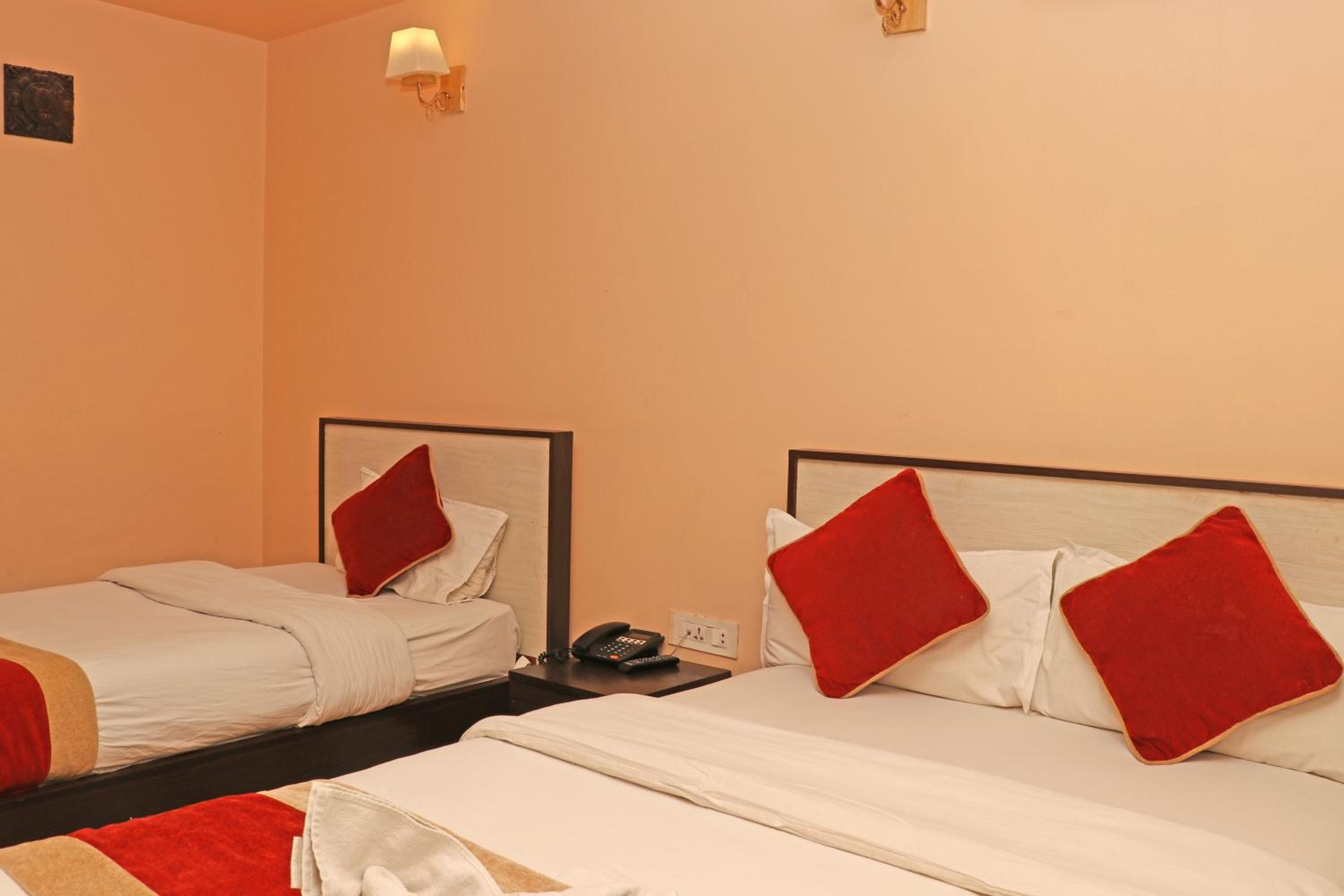 Deluxe Triple Room - Photo 19