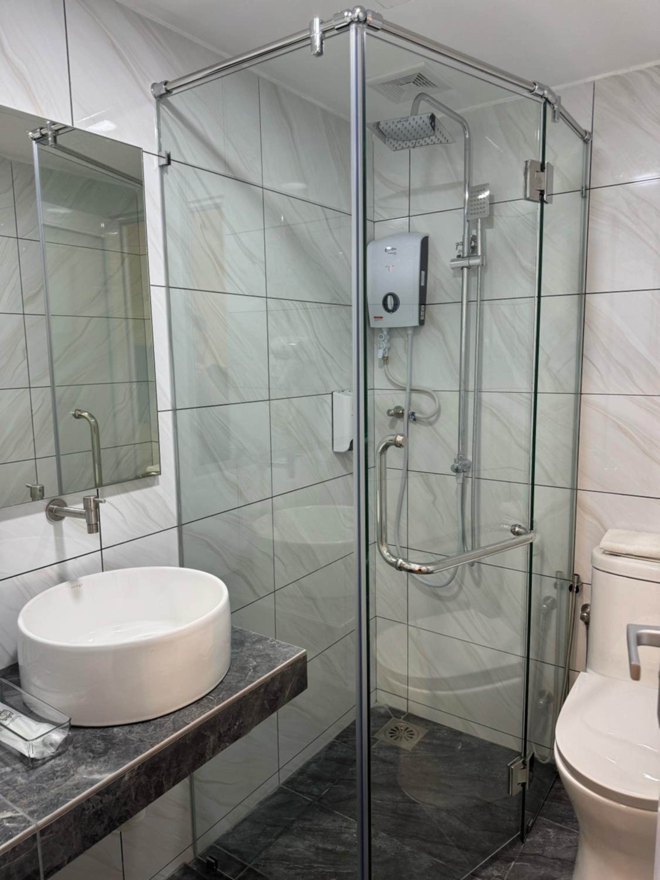 Superior King Suite photo 3