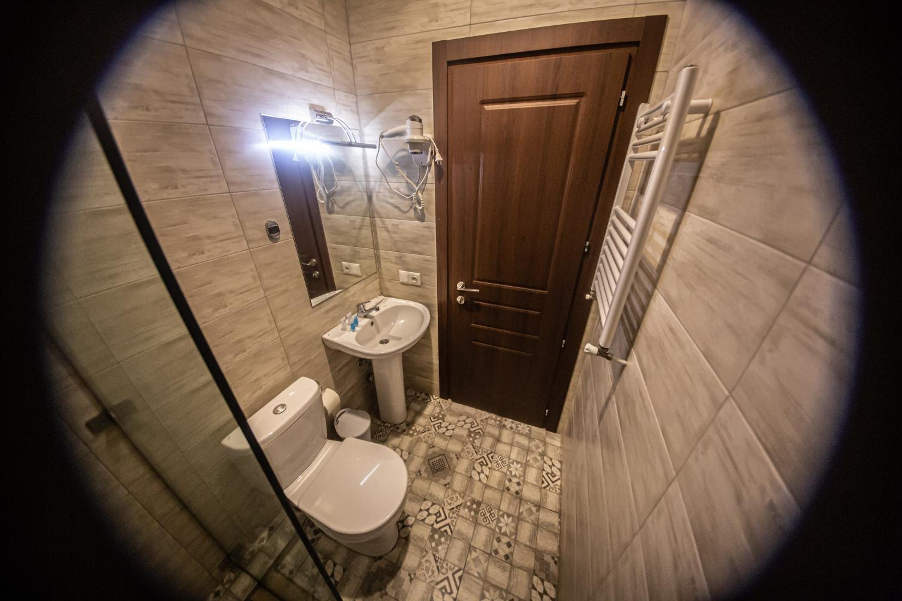Standard Twin Room - Photo 6