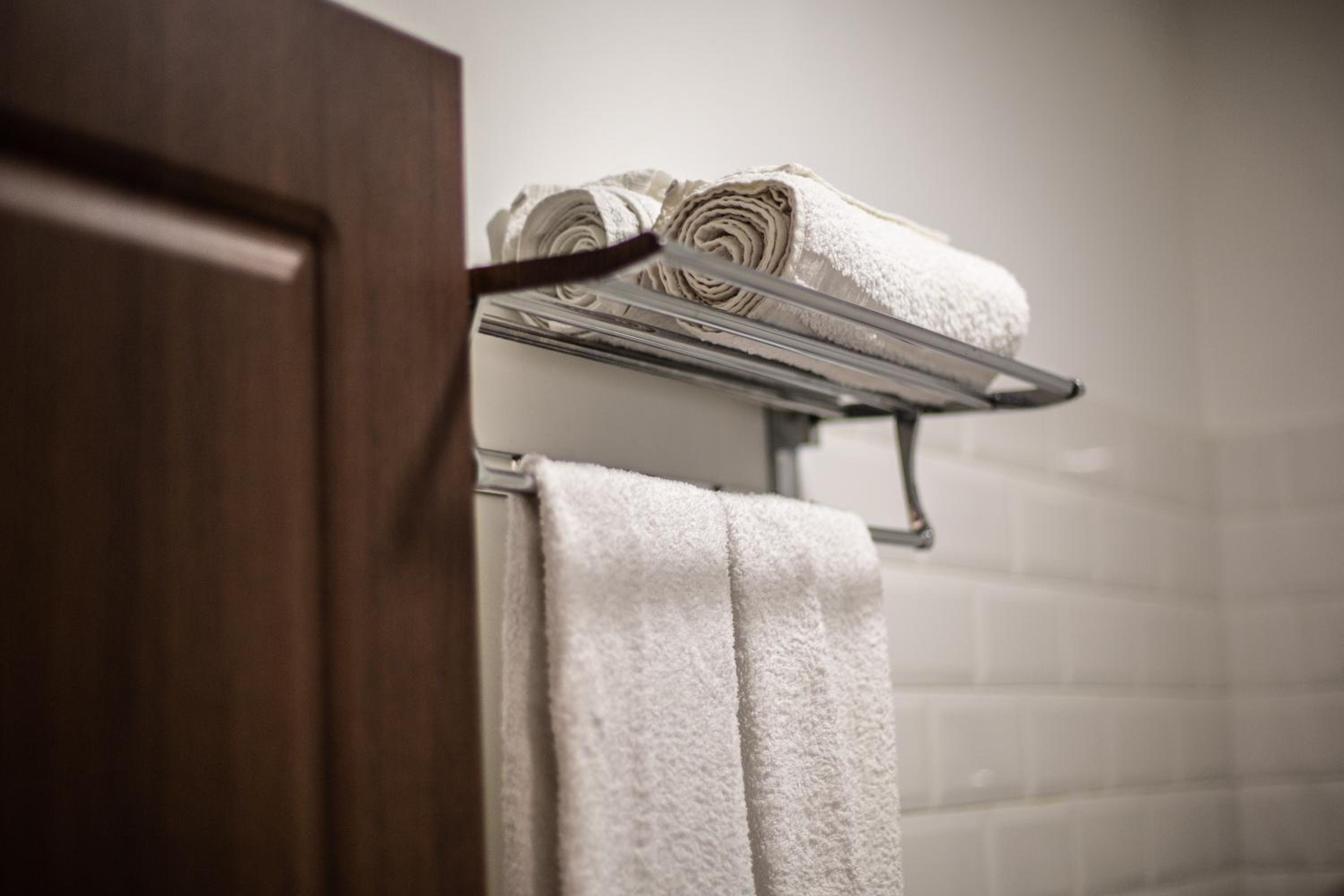 Standard Twin Room - Photo 17