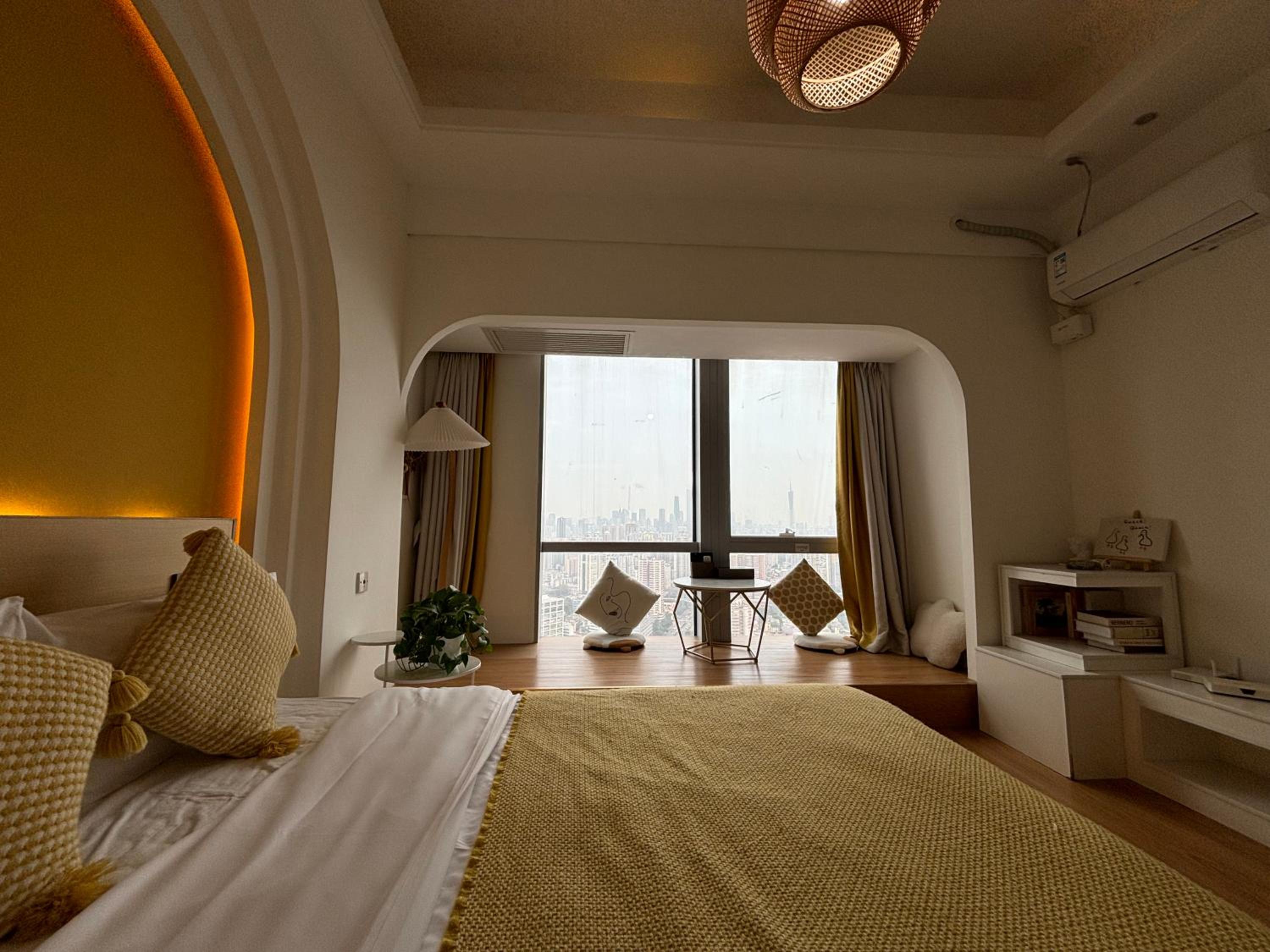 Deluxe Queen Room