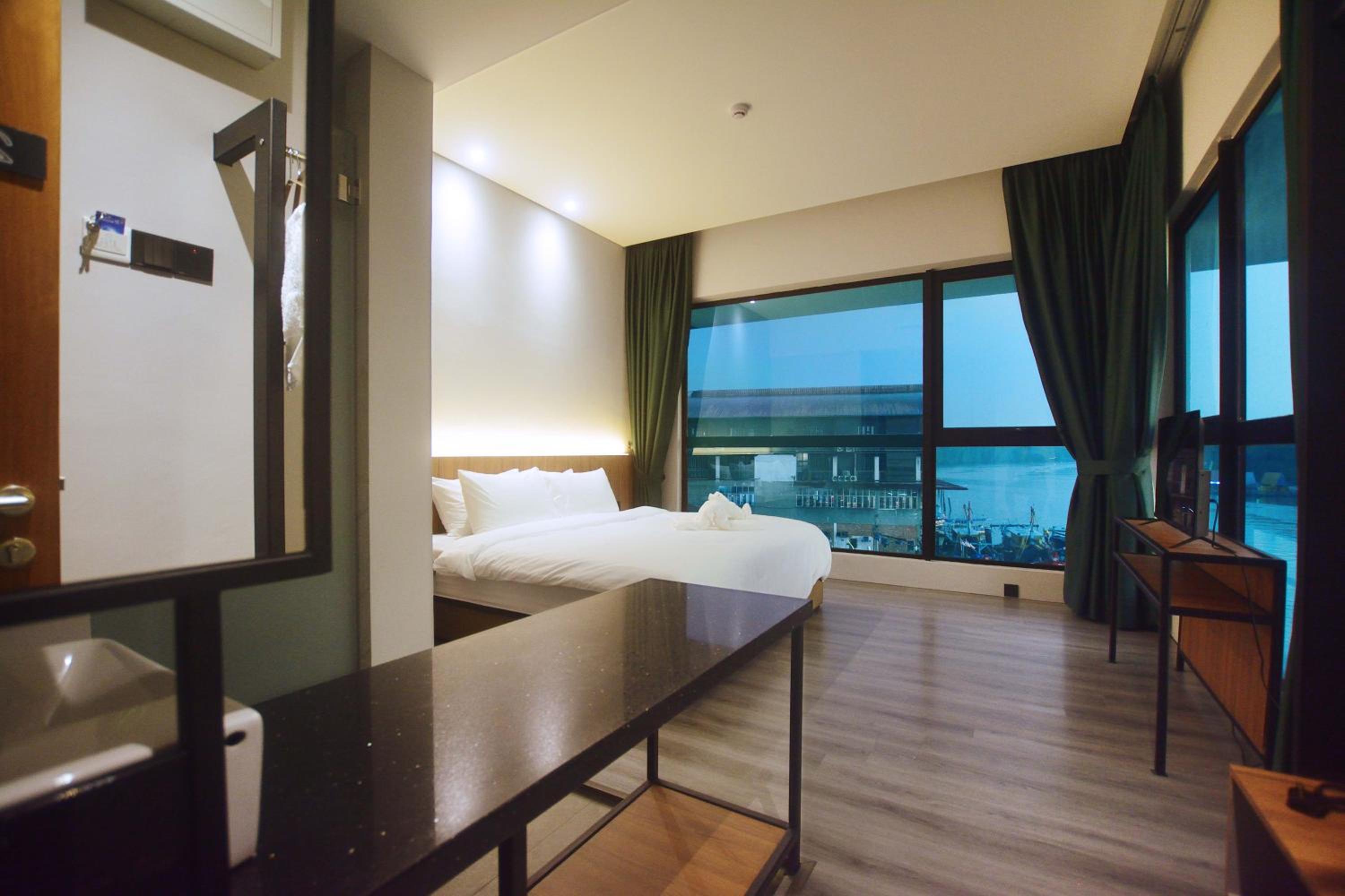 Double Room with Sea View photo 2